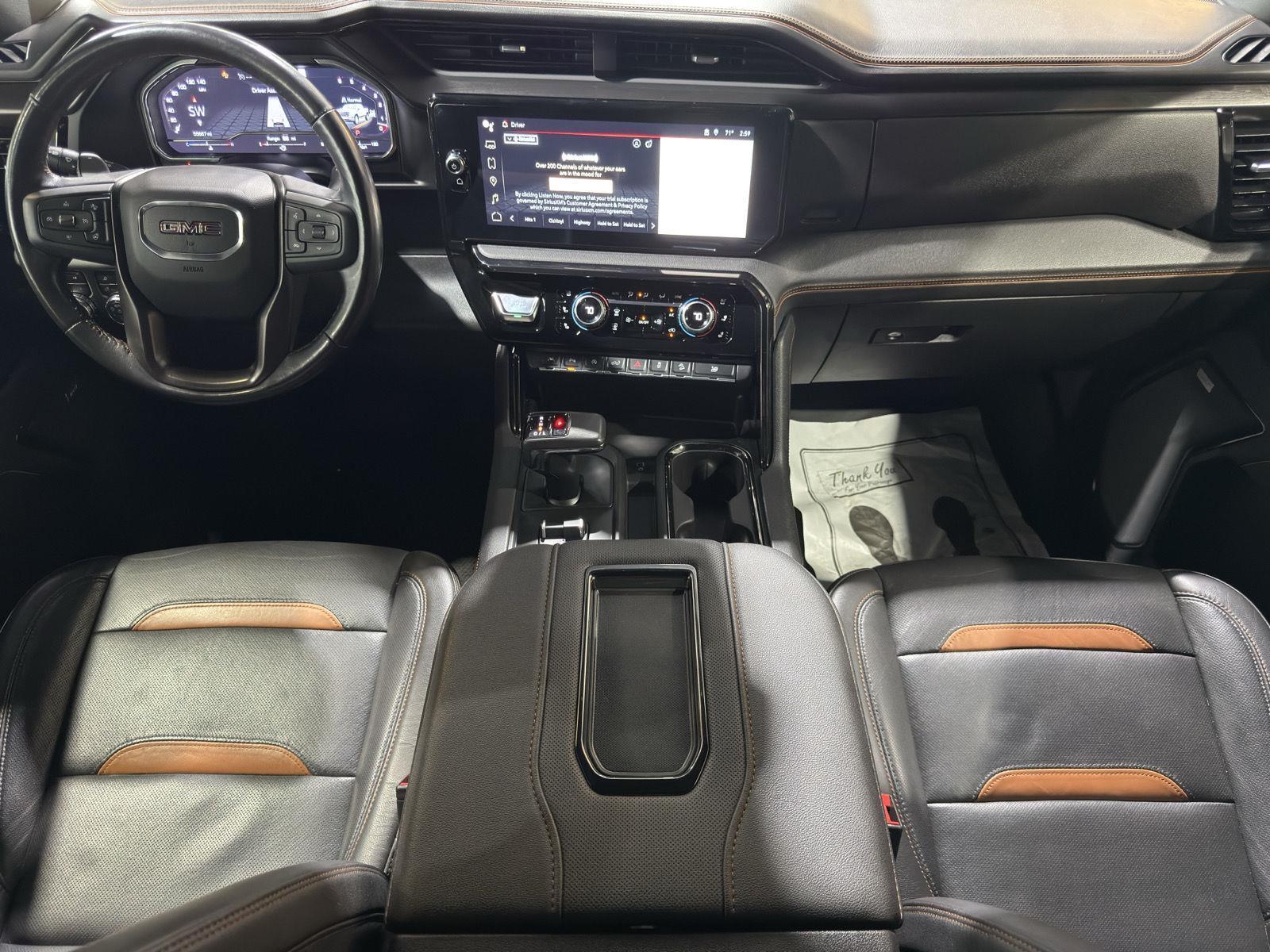 Vehicle photo 17
