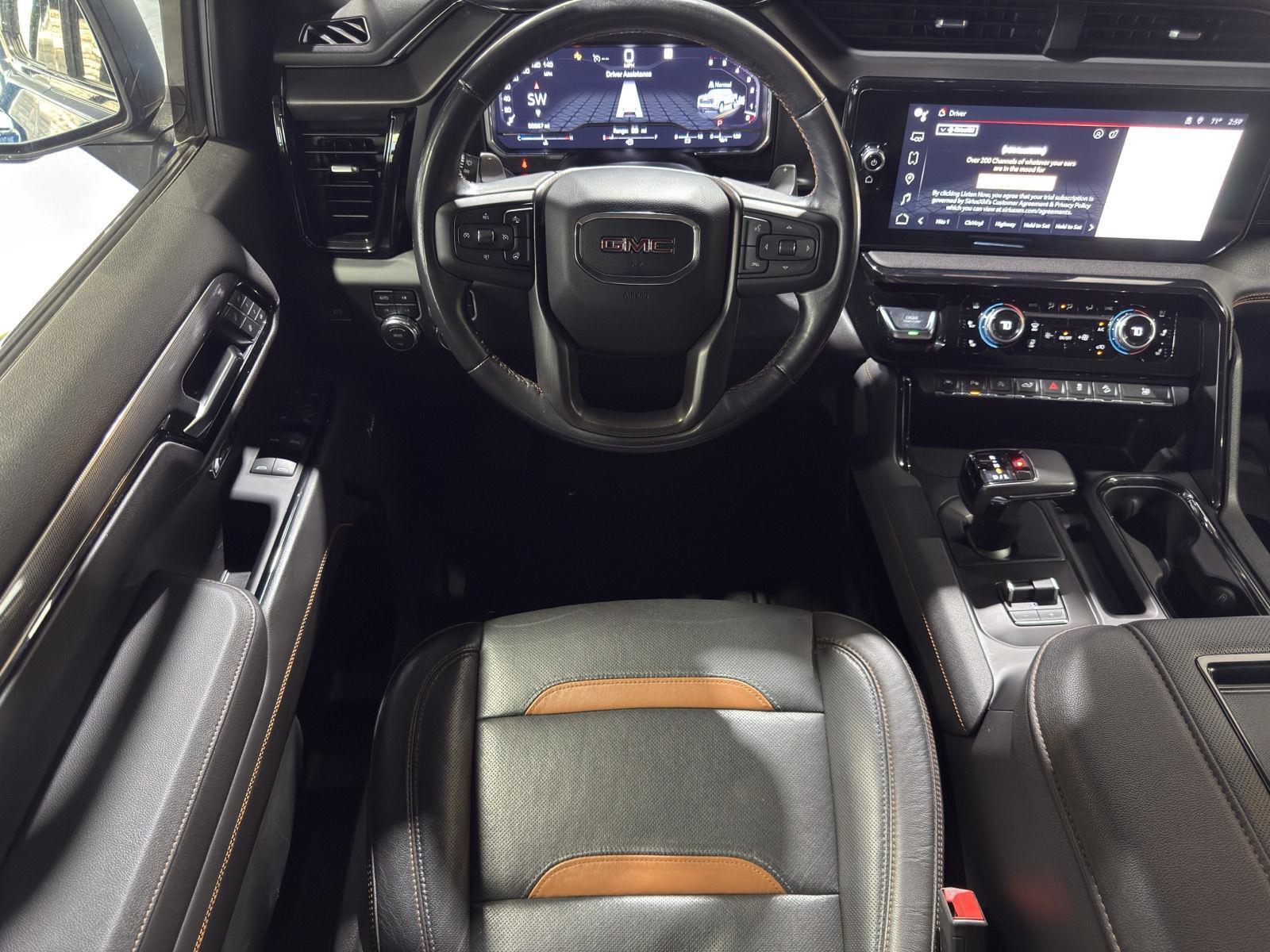 Vehicle photo 18