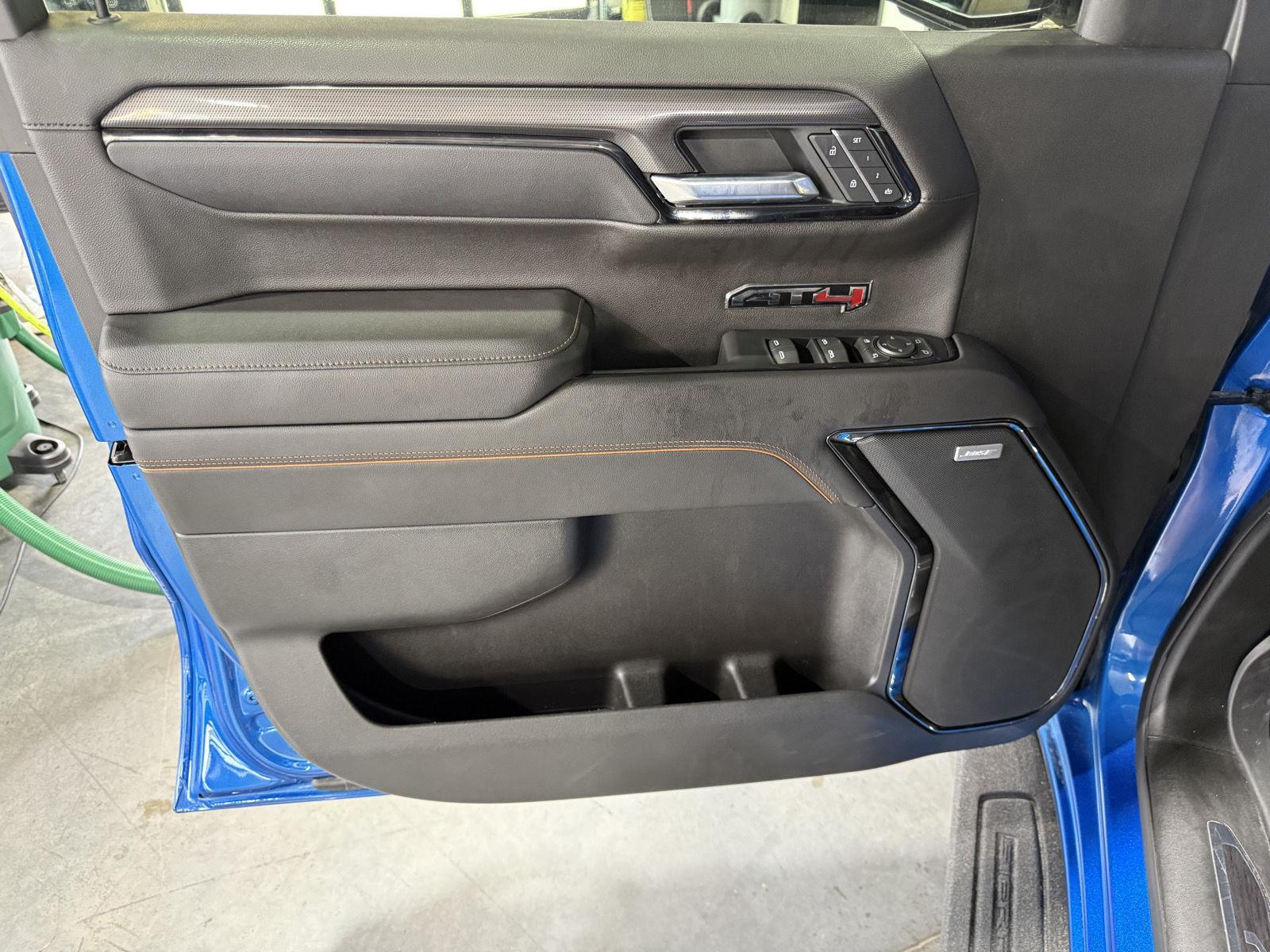 Vehicle photo 22