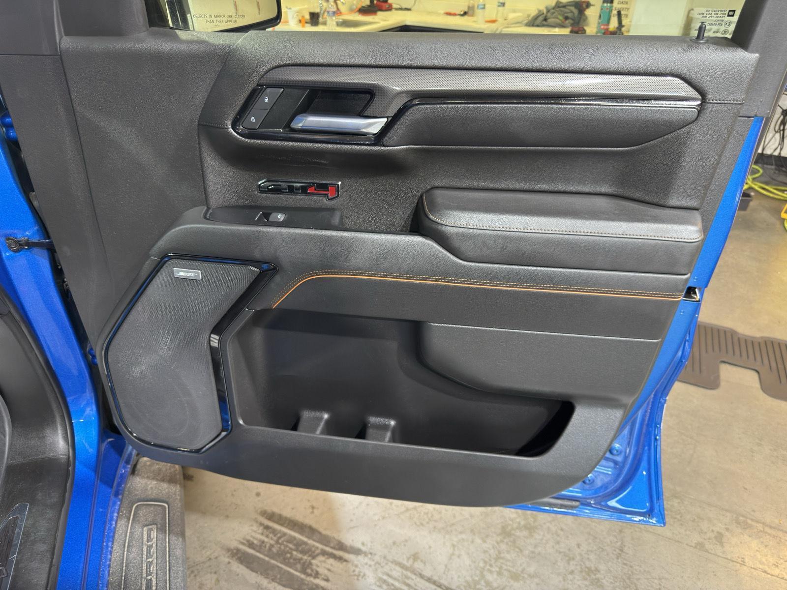 Vehicle photo 27