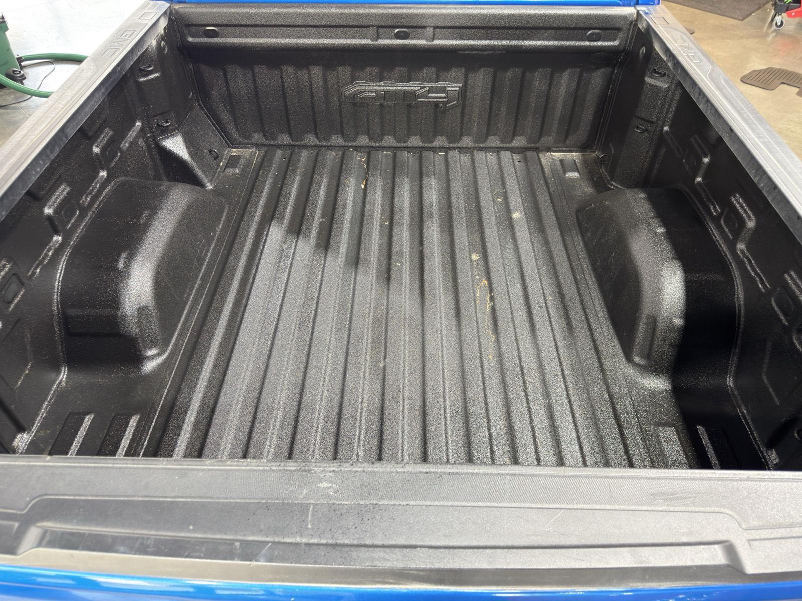 Vehicle photo 38