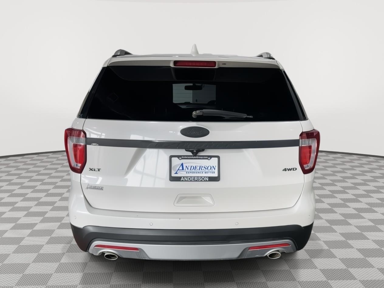 Vehicle photo 8