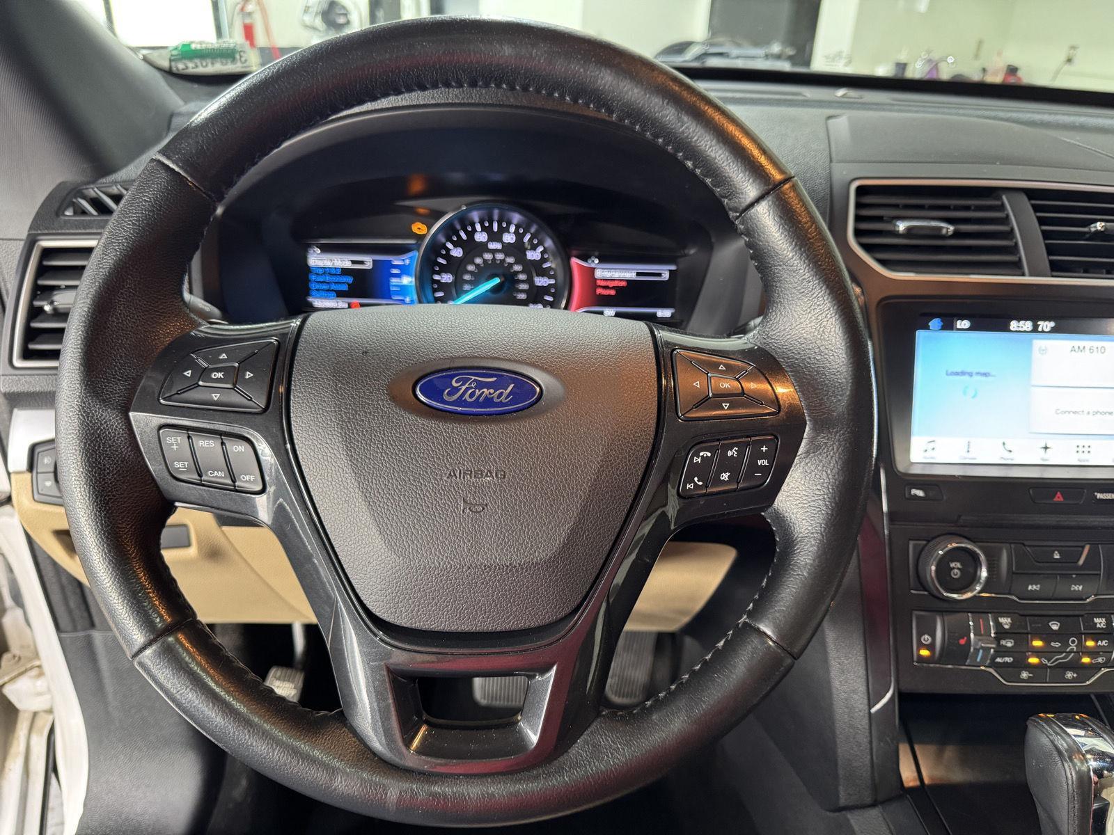 Vehicle photo 11