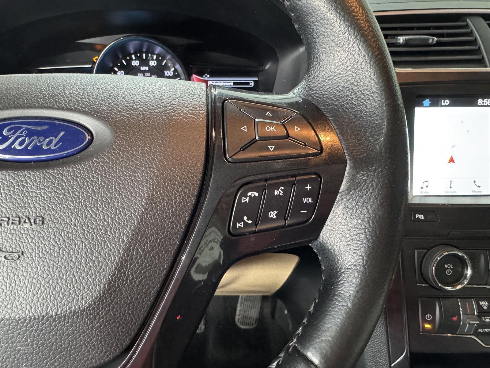 Vehicle photo 13