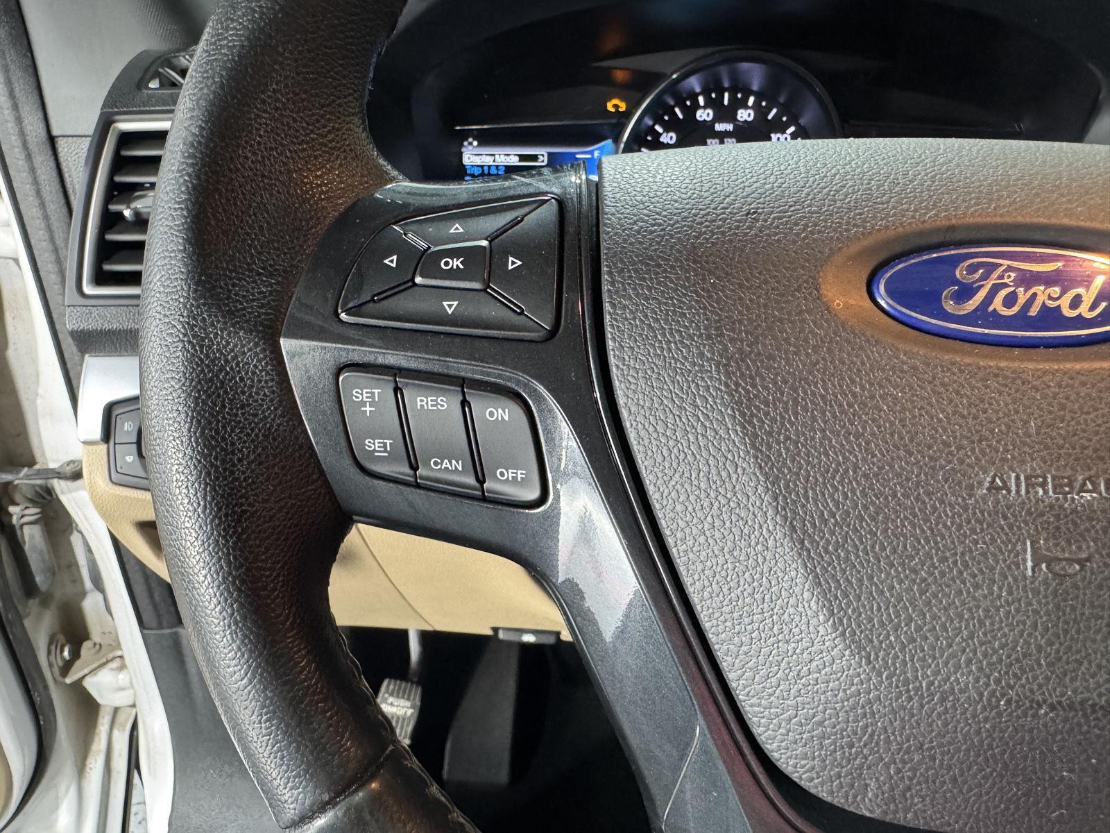 Vehicle photo 14