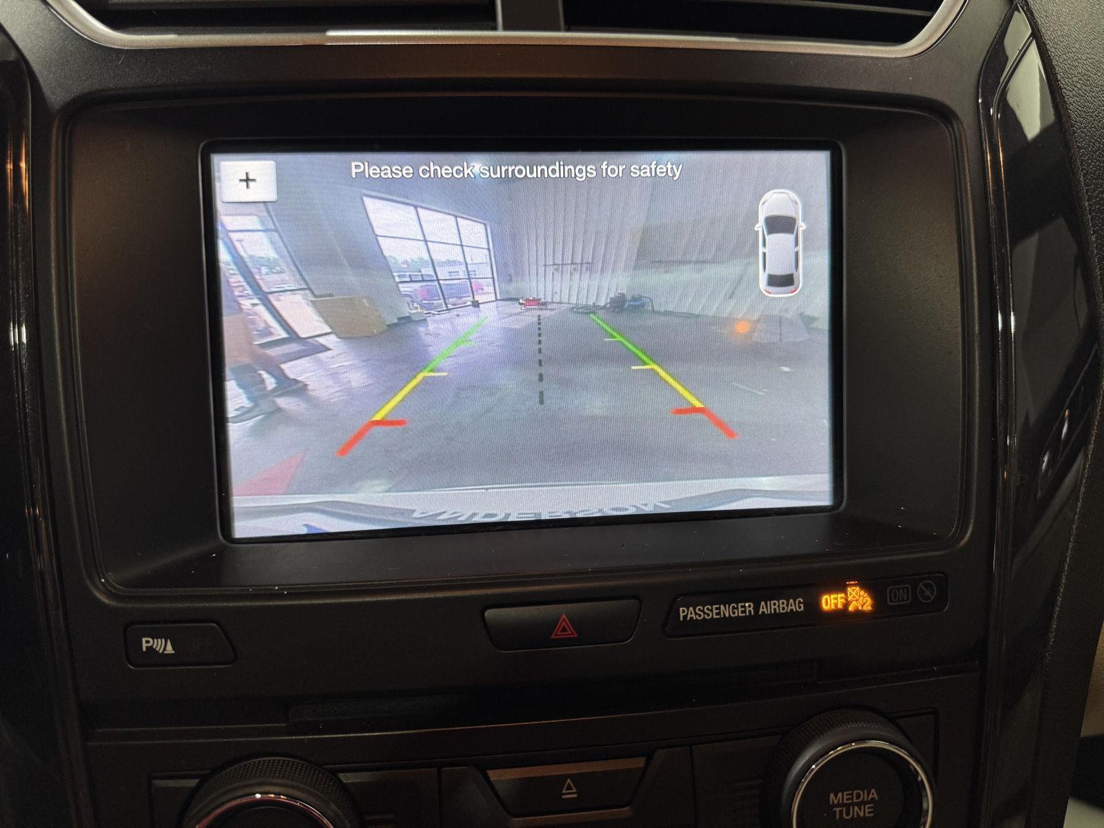 Vehicle photo 30