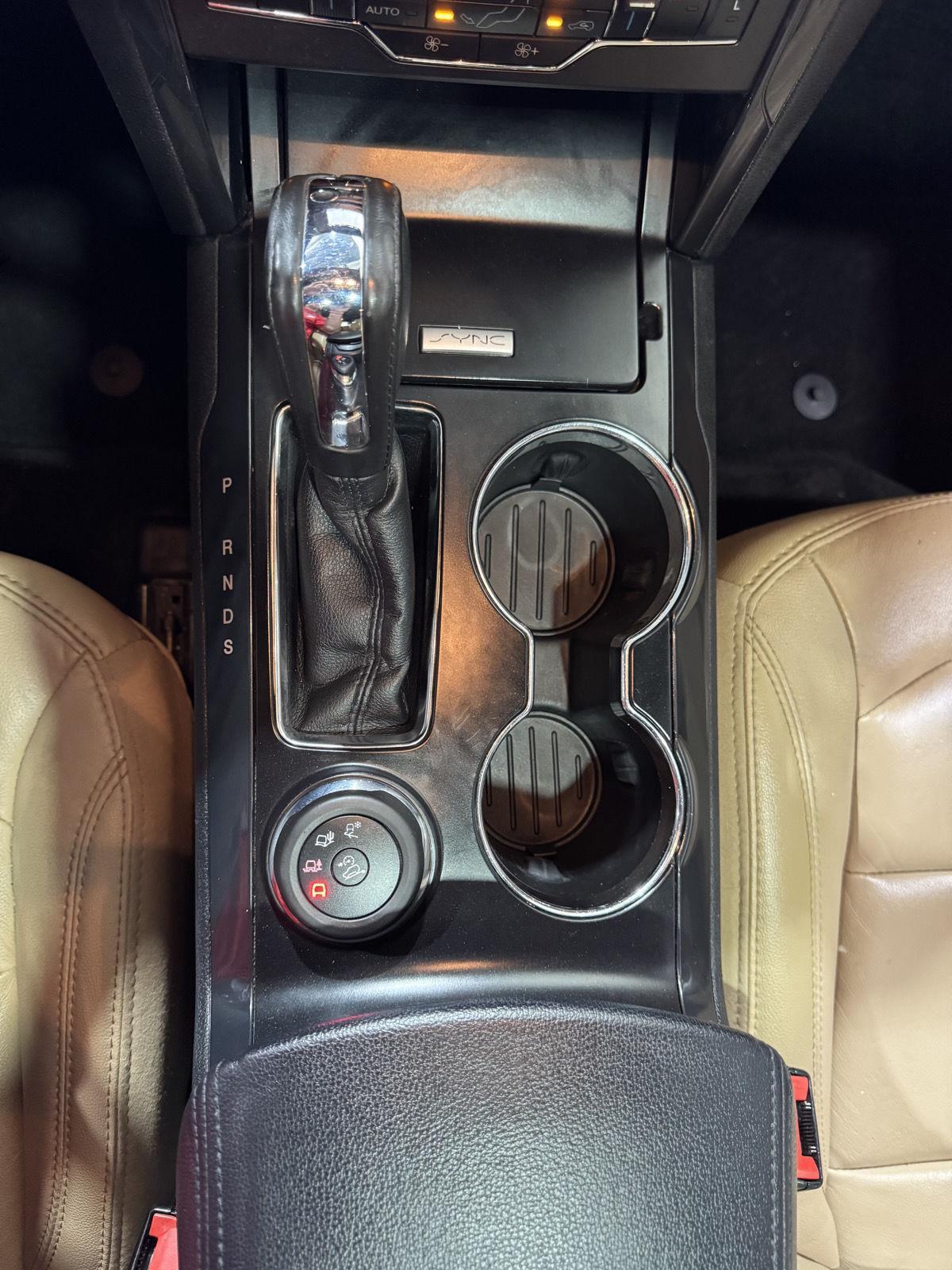 Vehicle photo 32