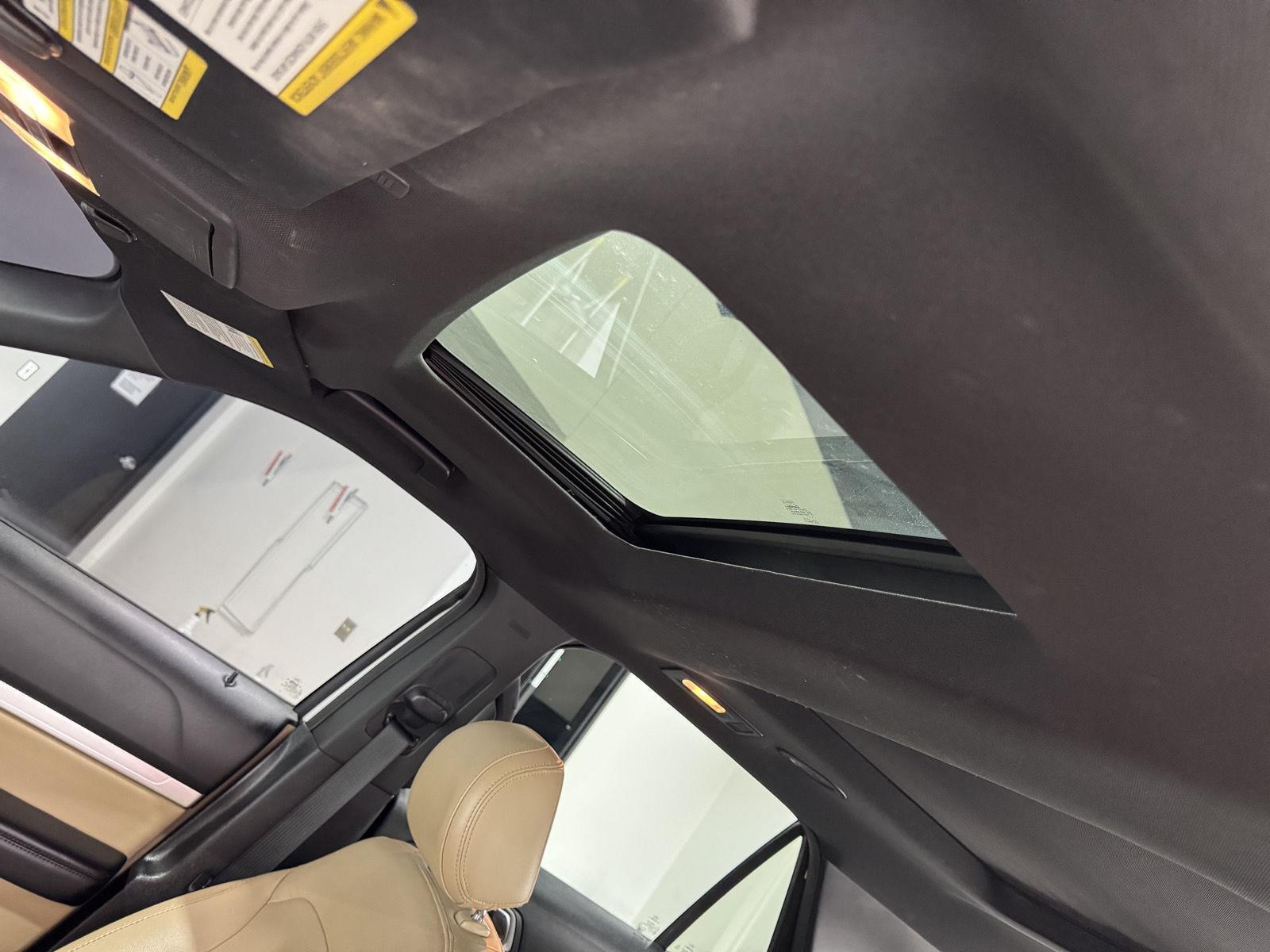 Vehicle photo 33