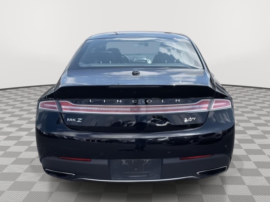 Vehicle photo 8