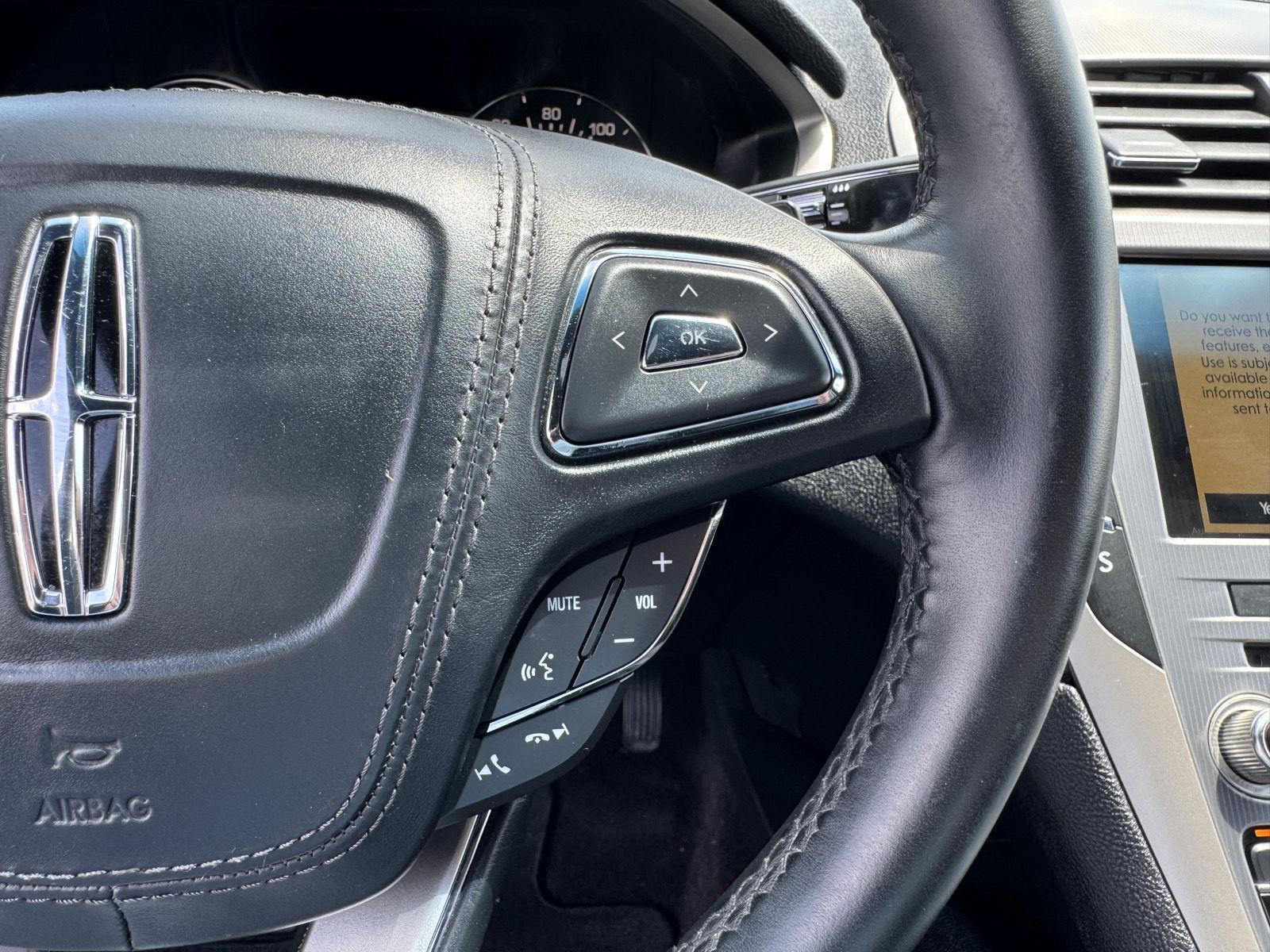 Vehicle photo 13
