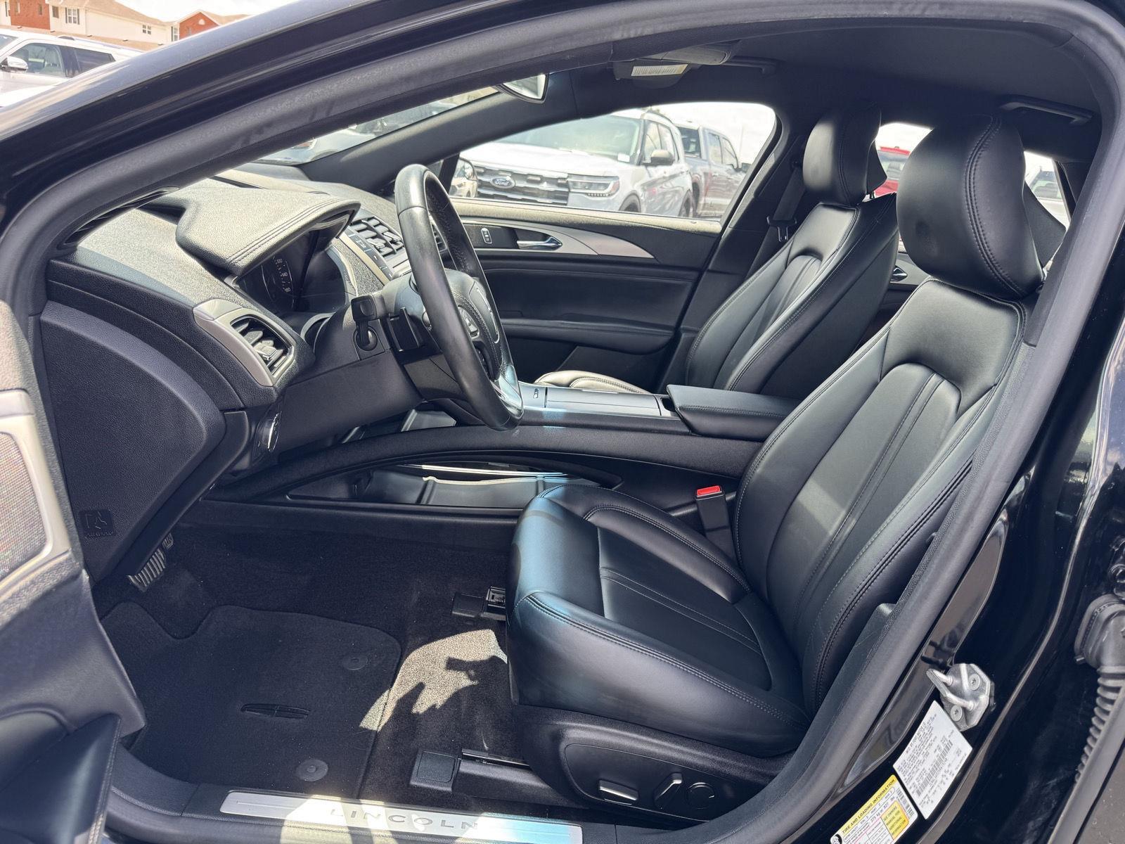 Vehicle photo 16