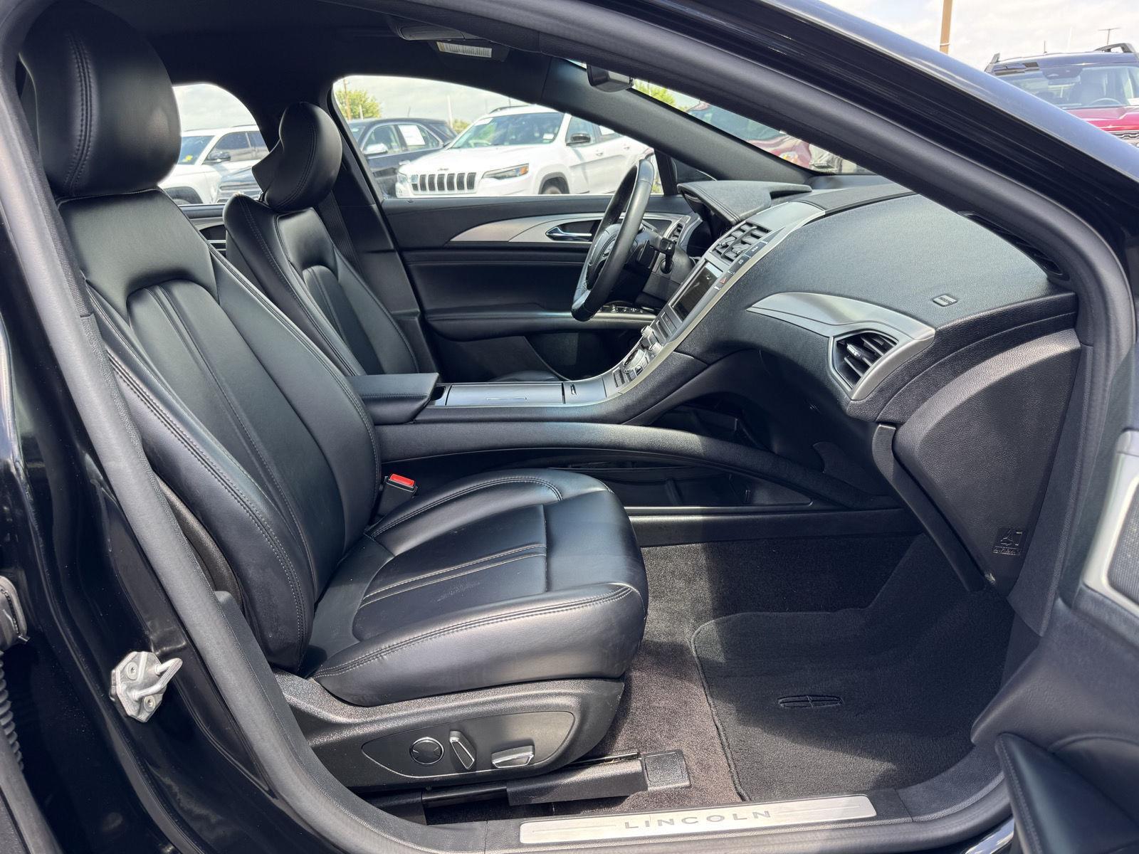 Vehicle photo 20