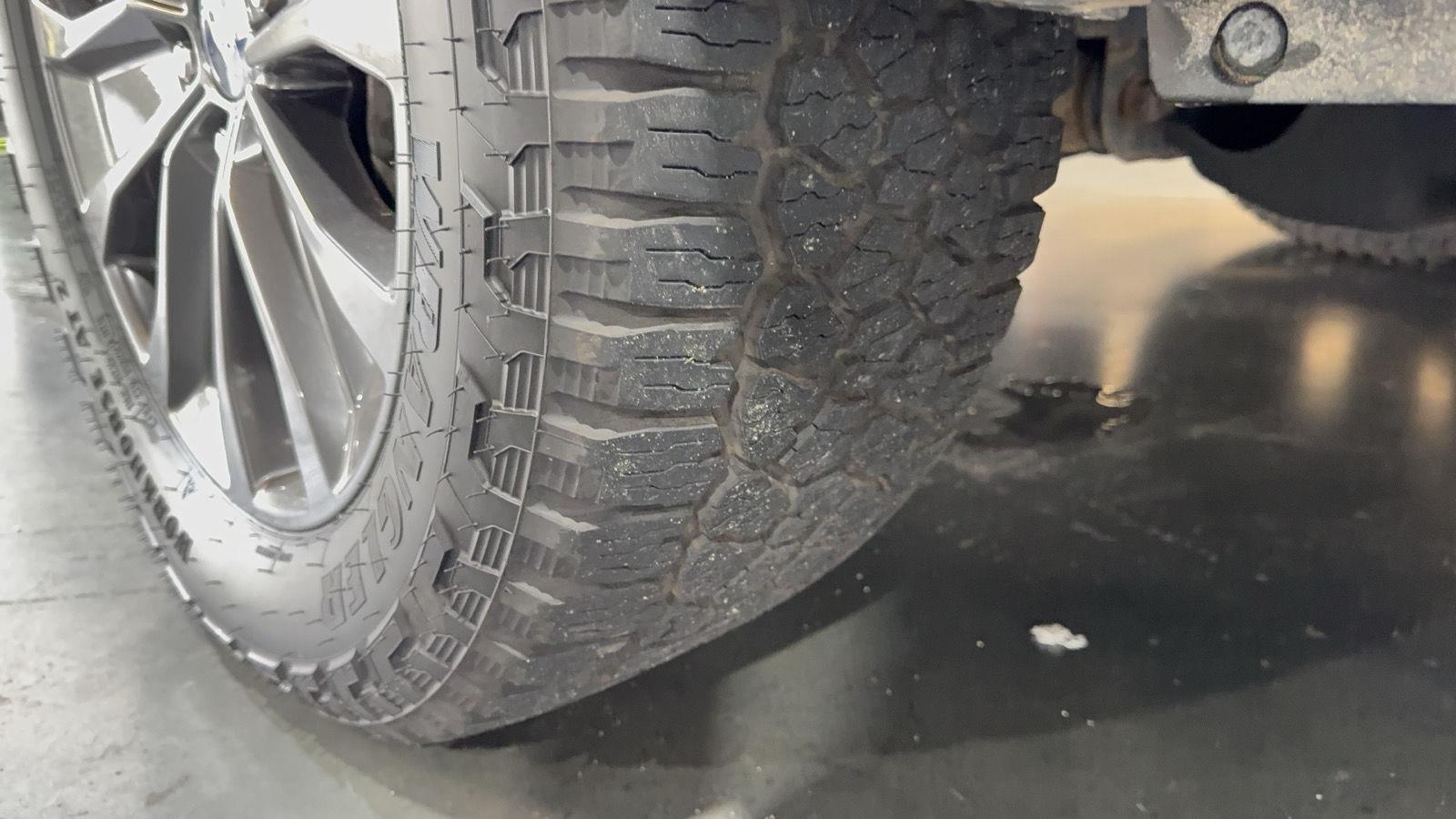 Vehicle photo 10