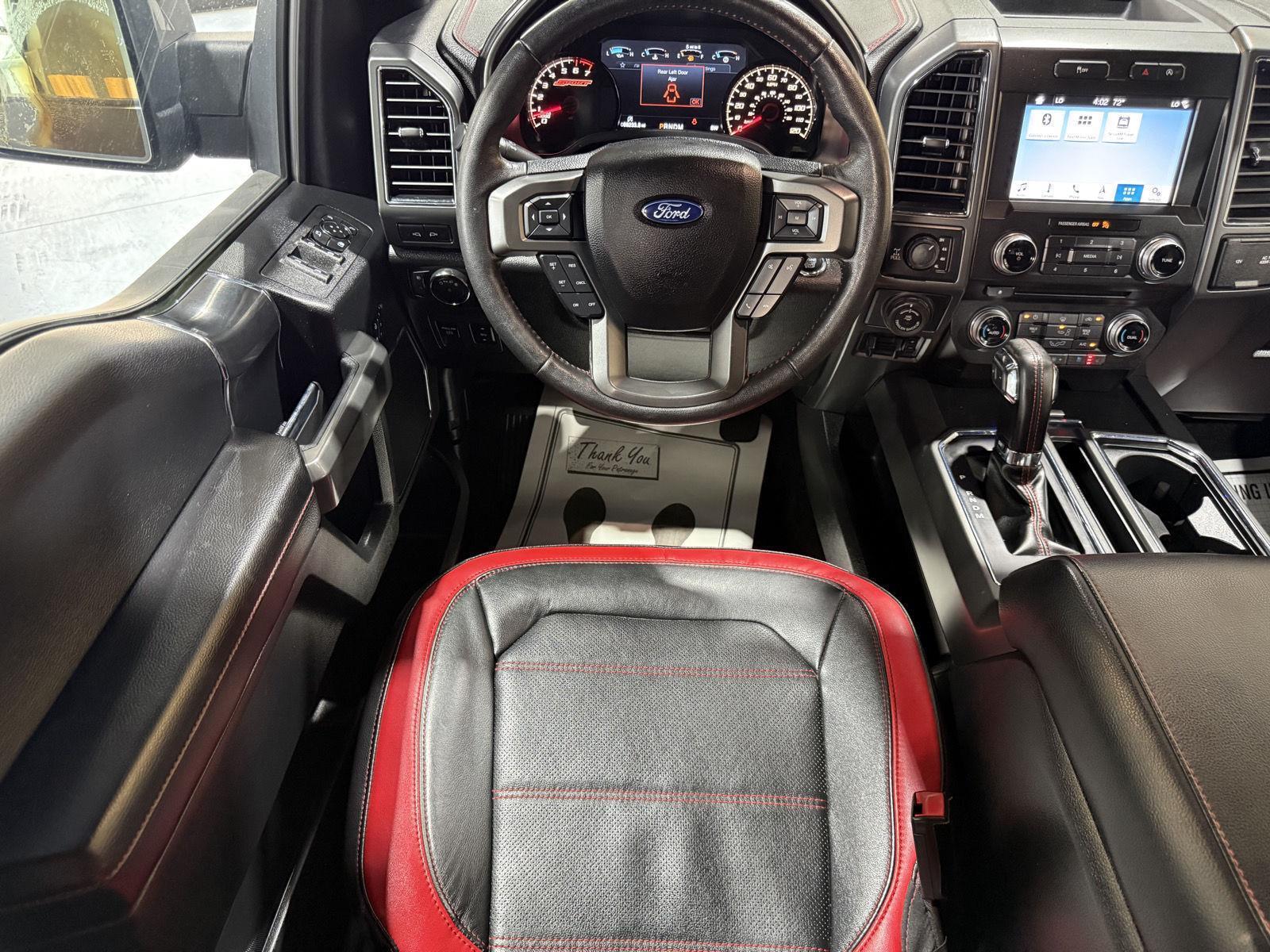 Vehicle photo 17