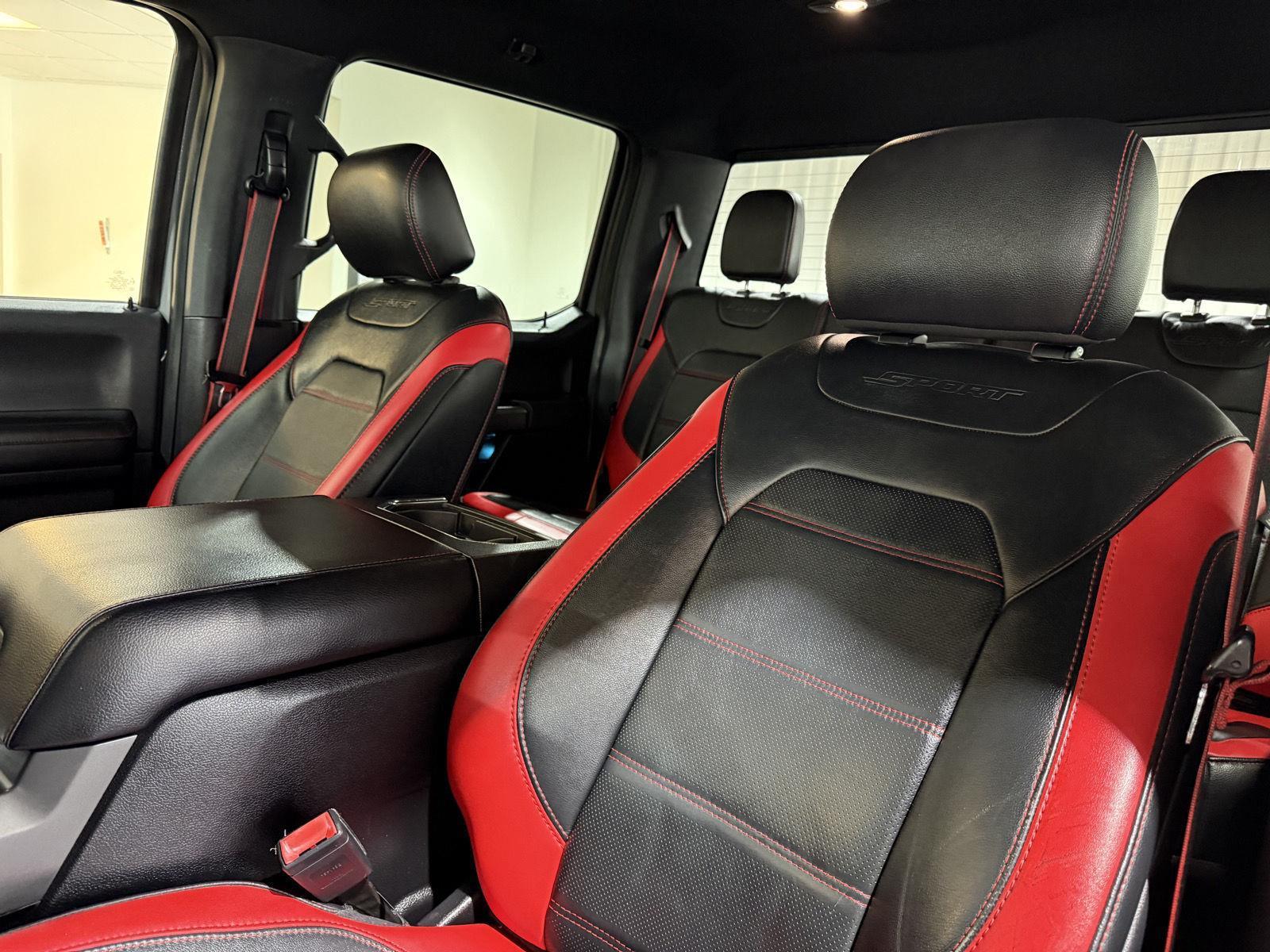 Vehicle photo 19