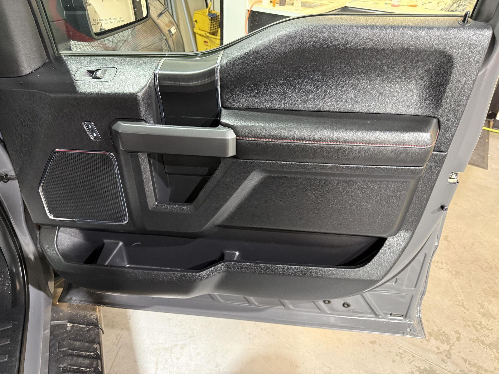 Vehicle photo 26