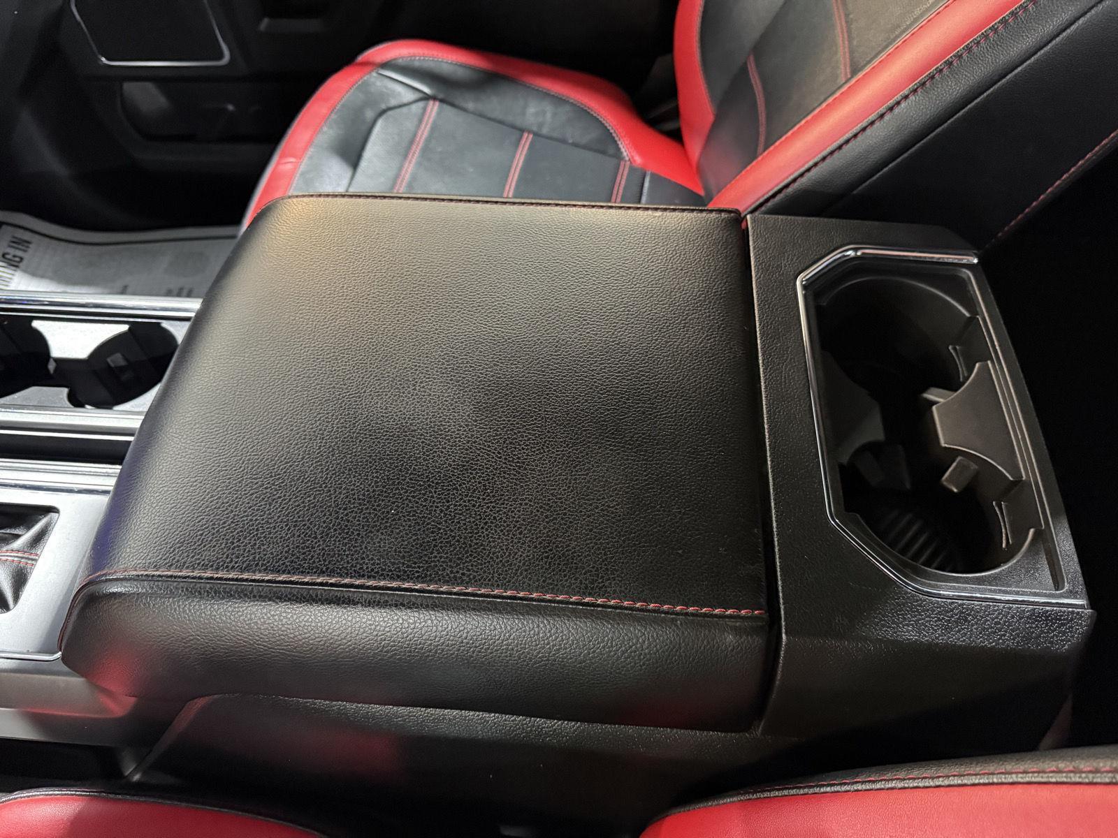 Vehicle photo 32