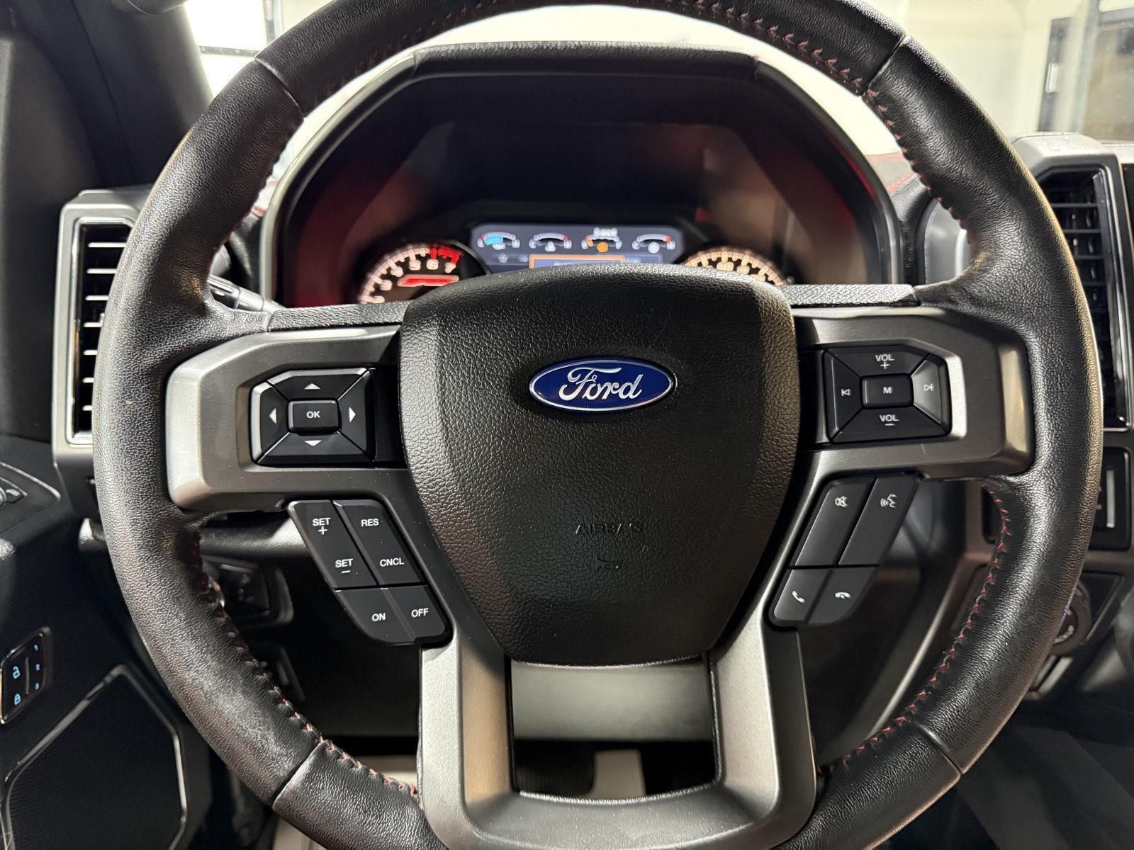 Vehicle photo 11
