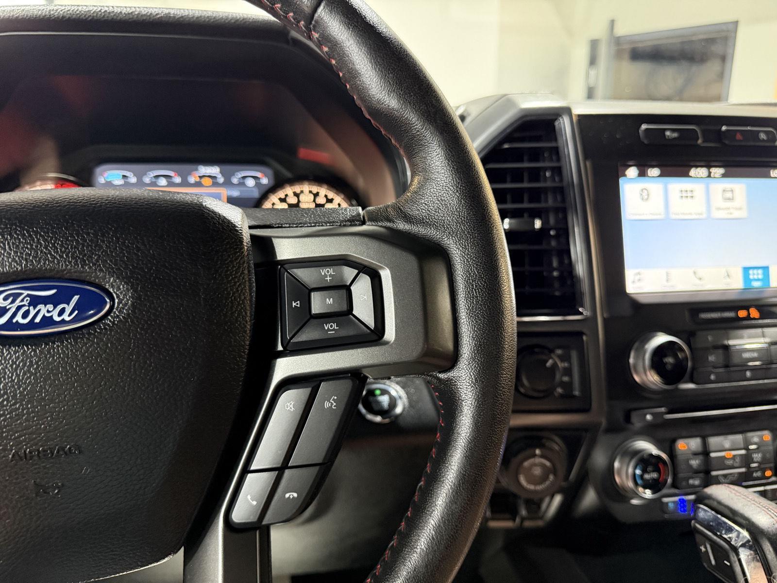 Vehicle photo 14