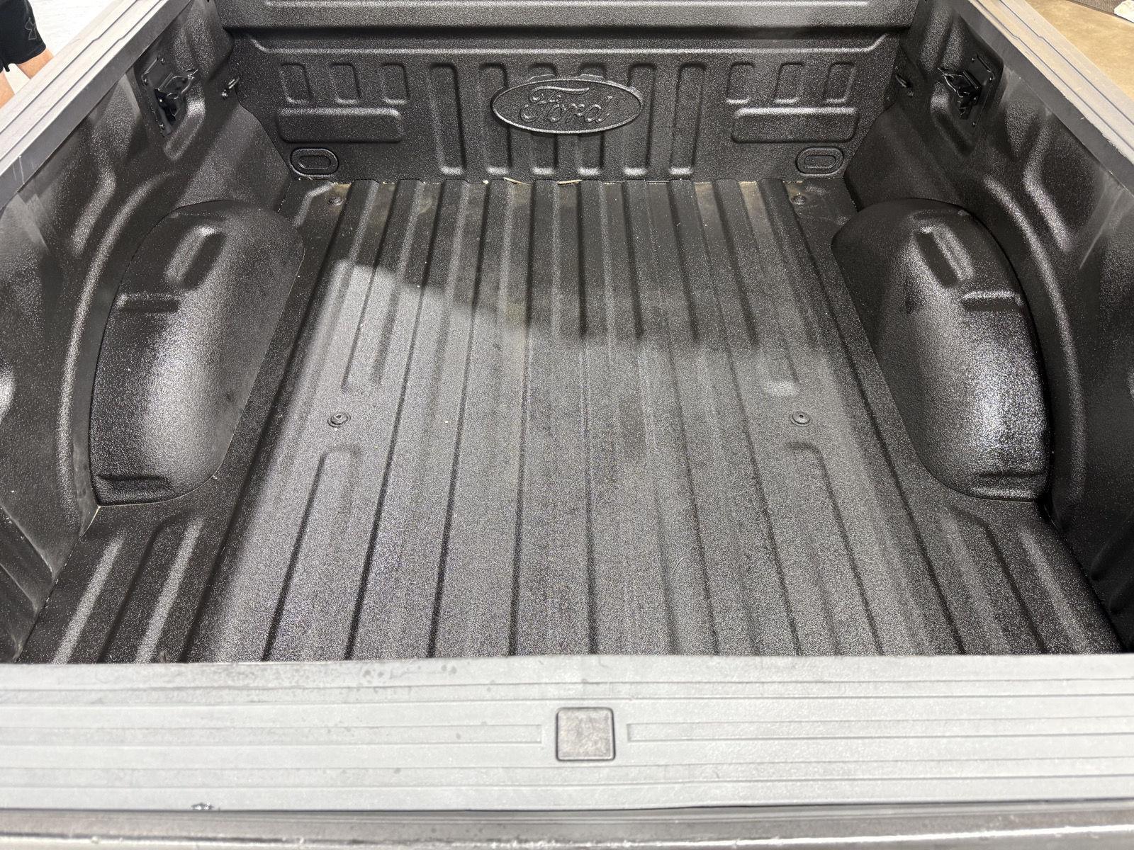 Vehicle photo 35
