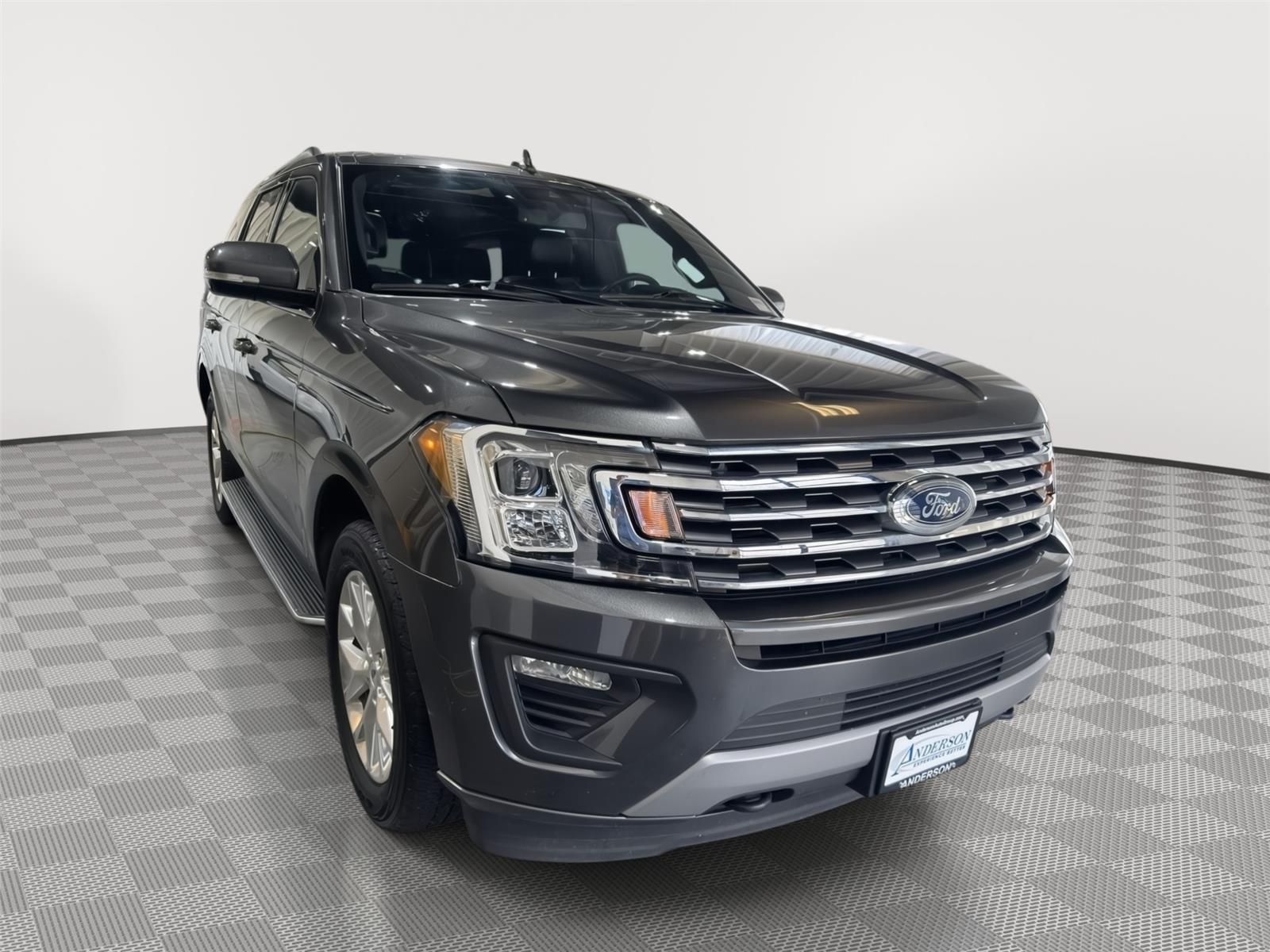 Vehicle photo 5