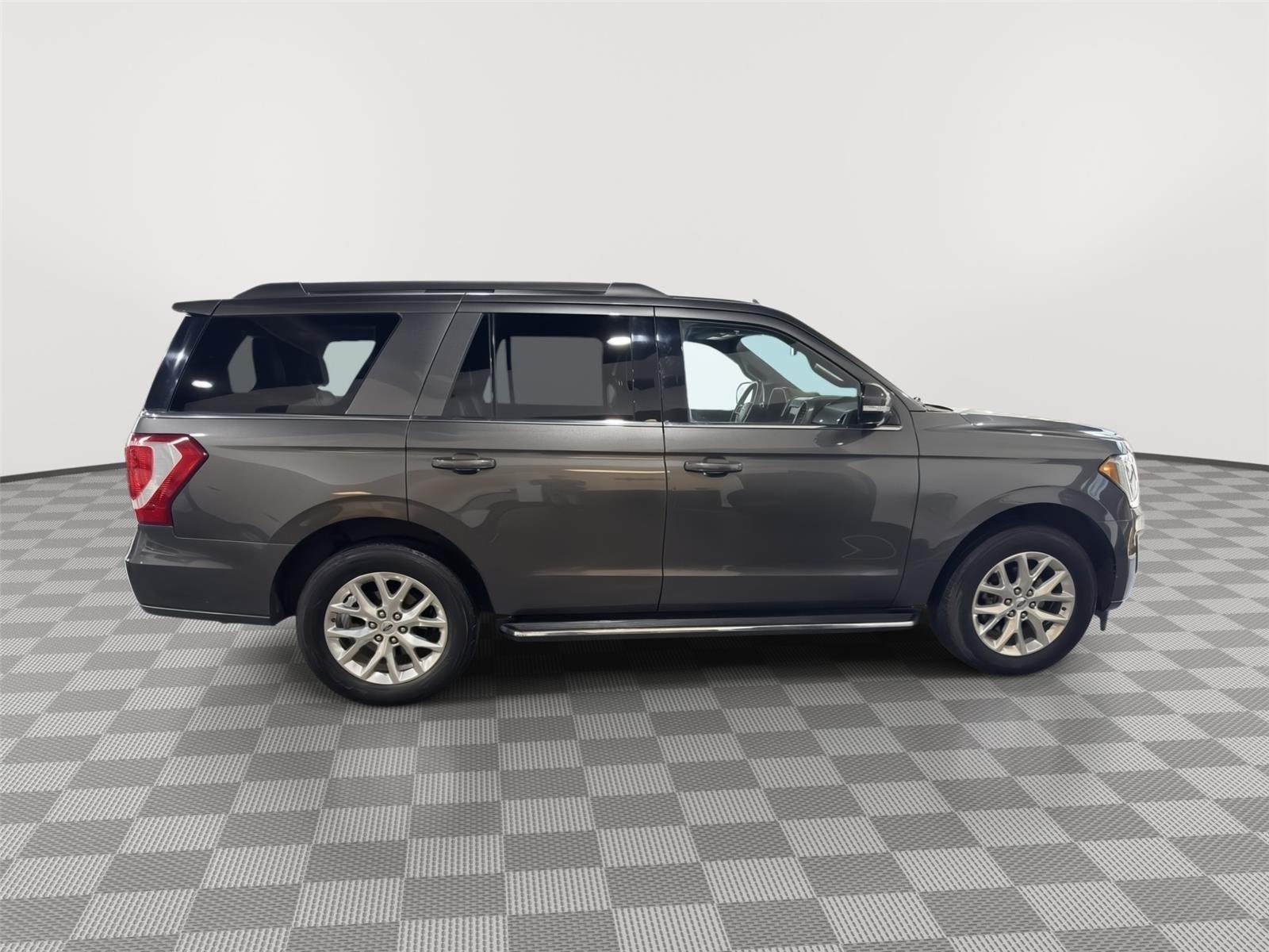 Vehicle photo 6