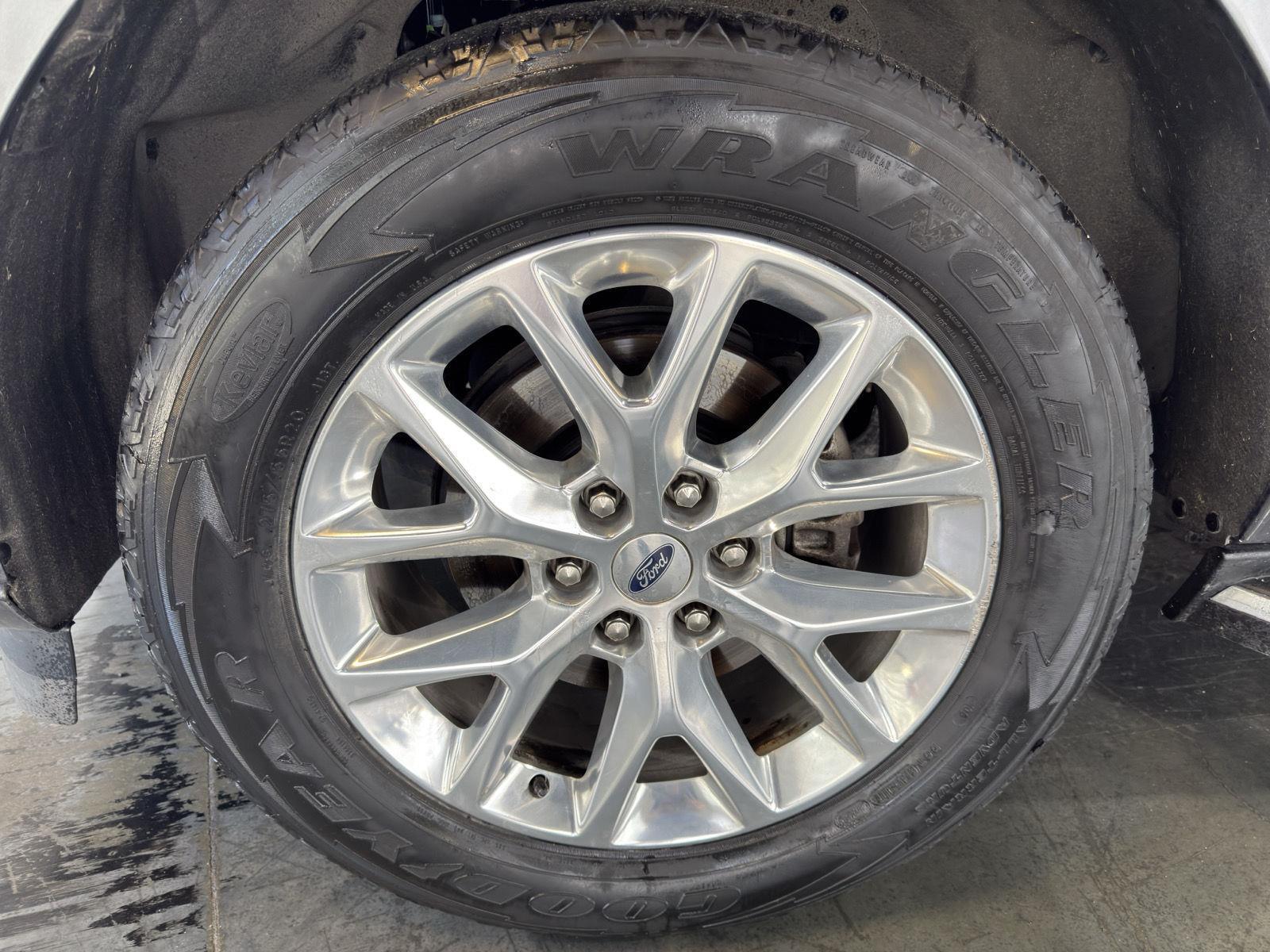 Vehicle photo 10