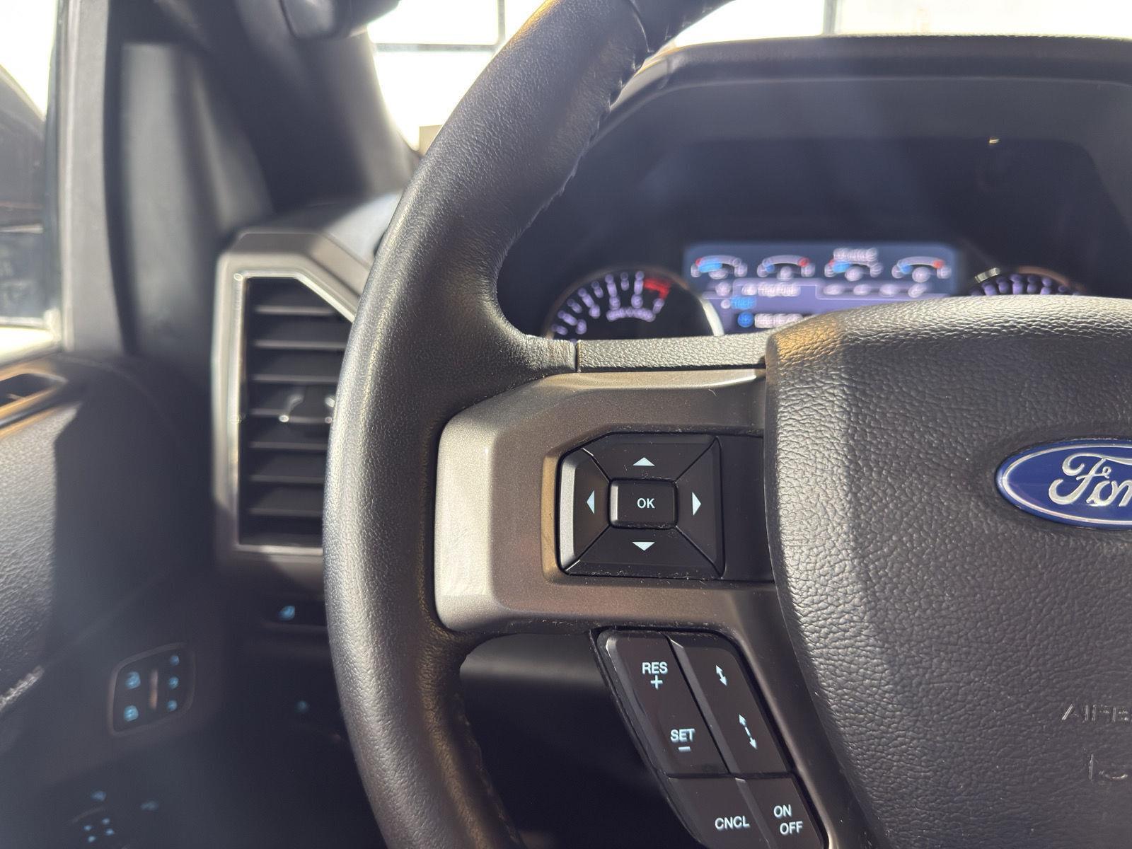 Vehicle photo 13