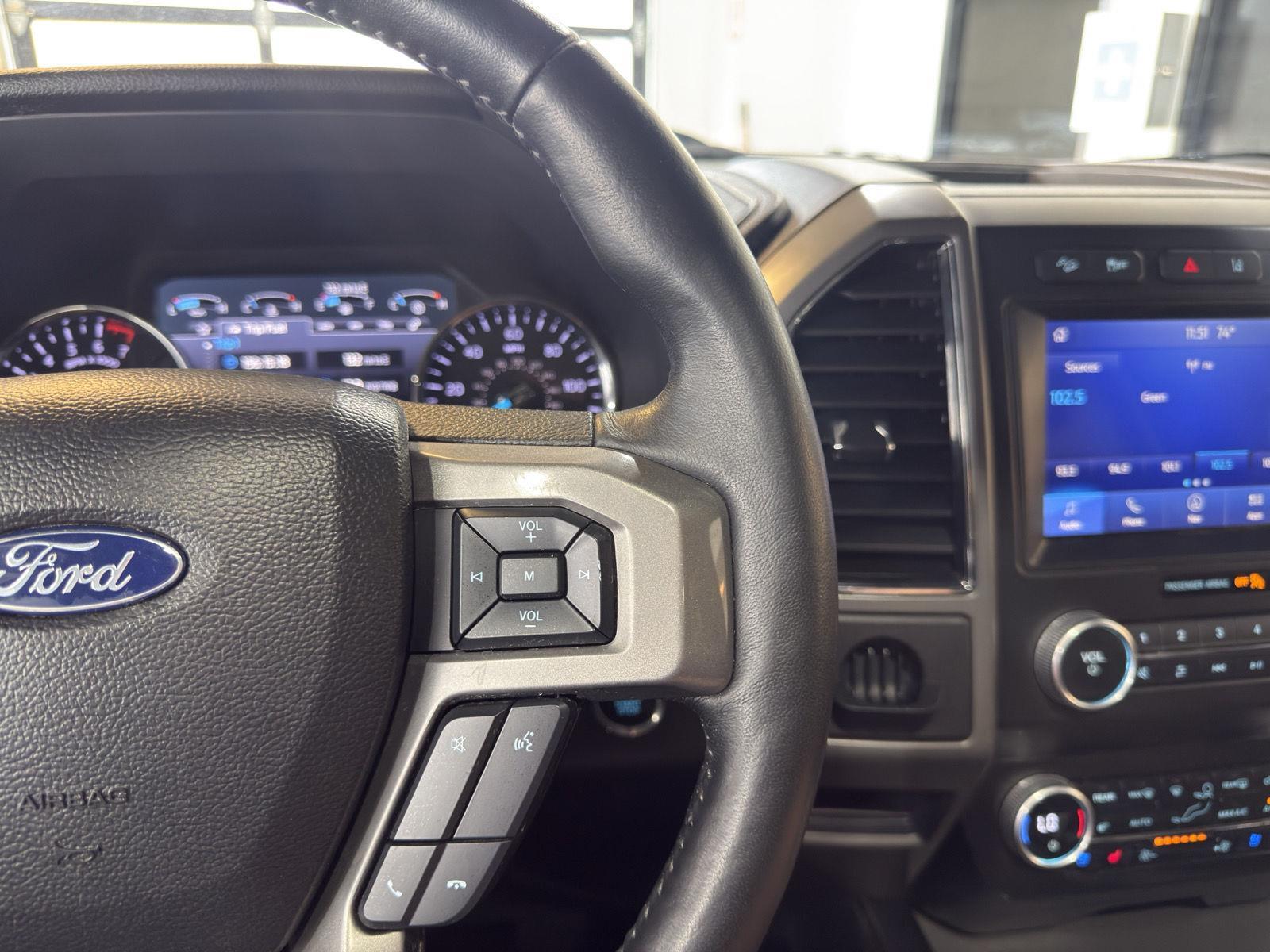Vehicle photo 14