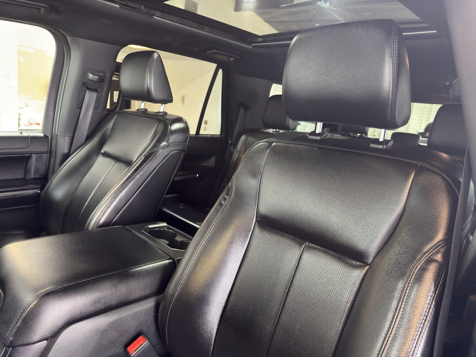 Vehicle photo 19