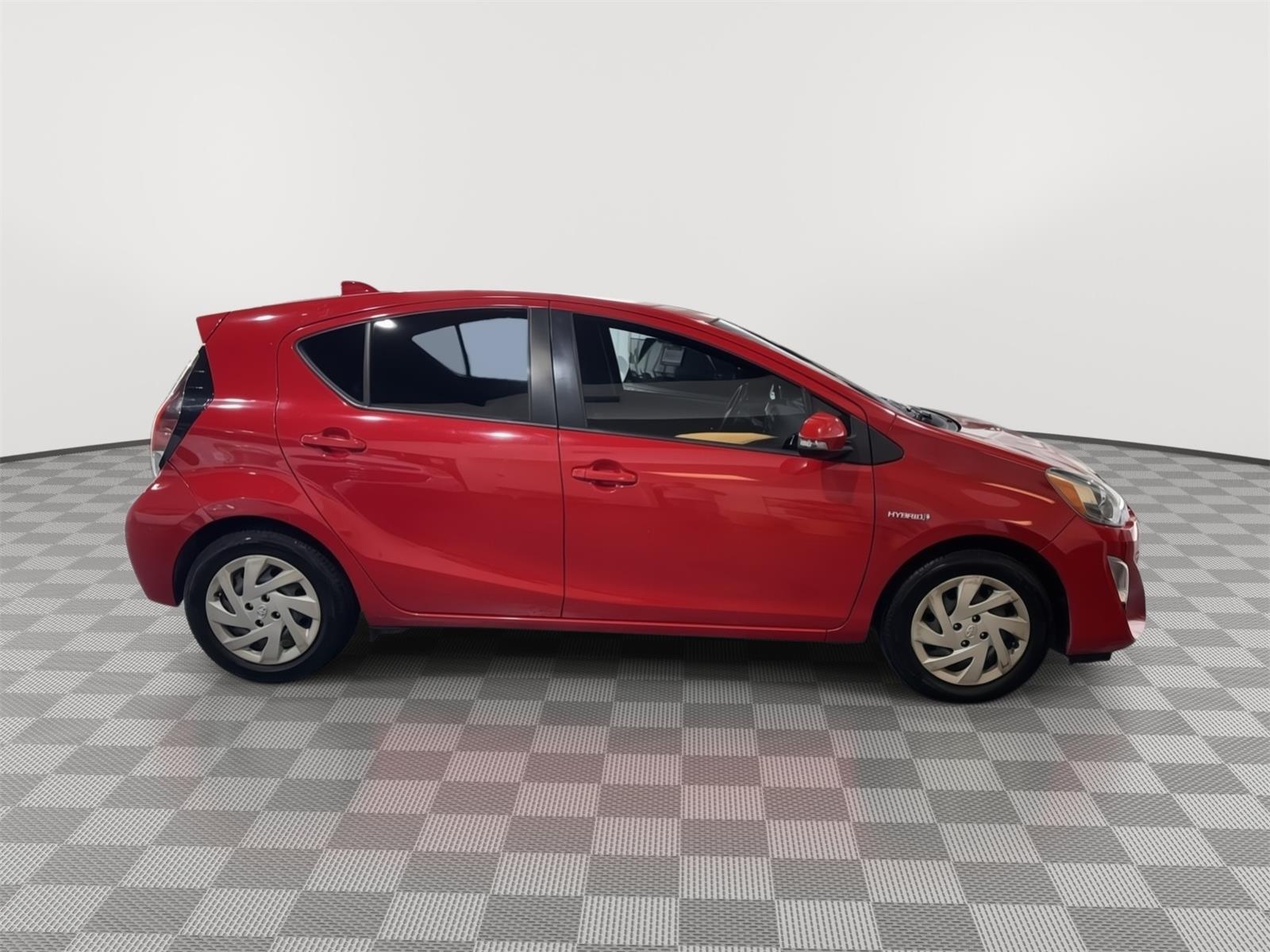 Vehicle photo 6