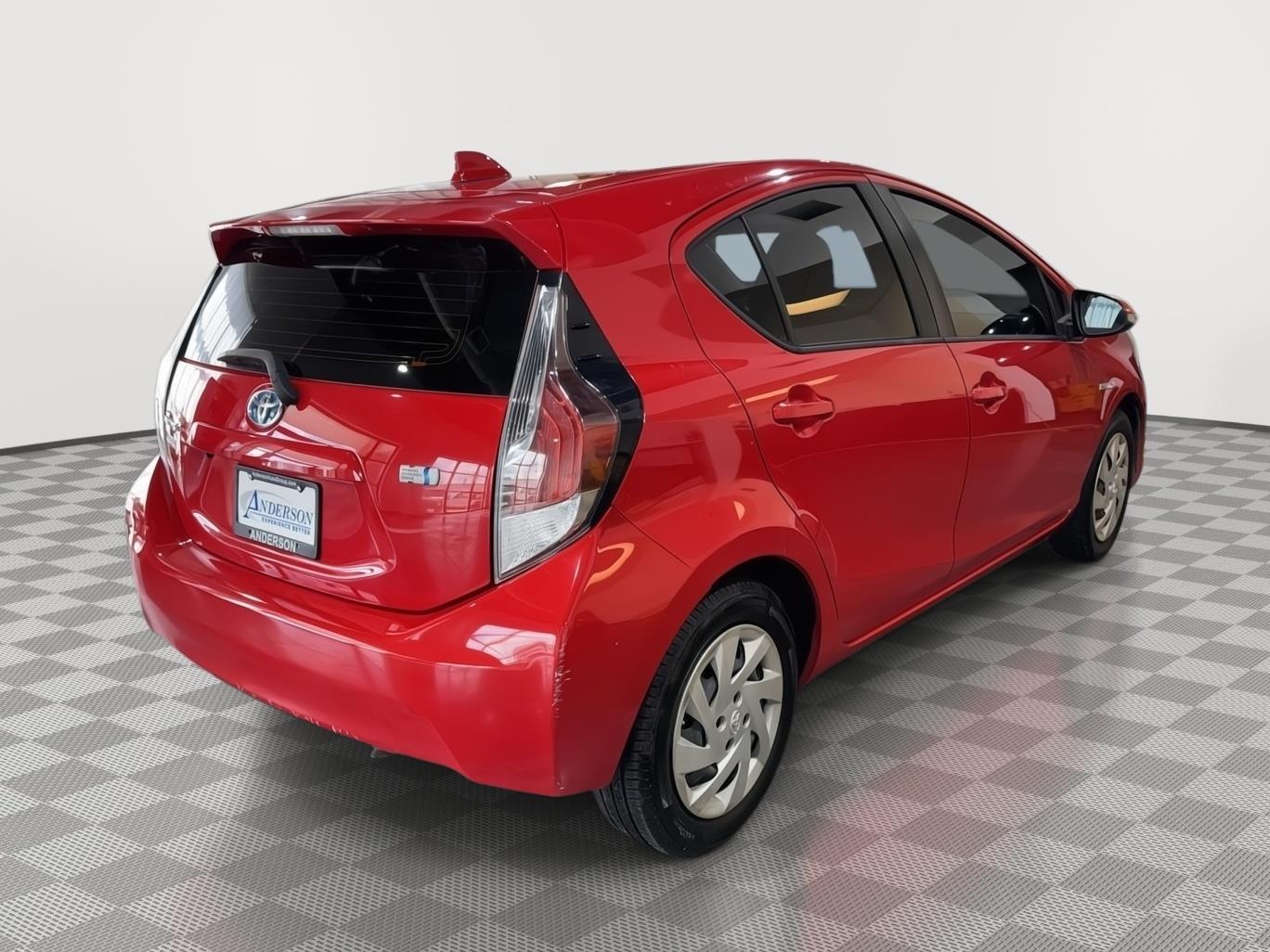 Vehicle photo 7