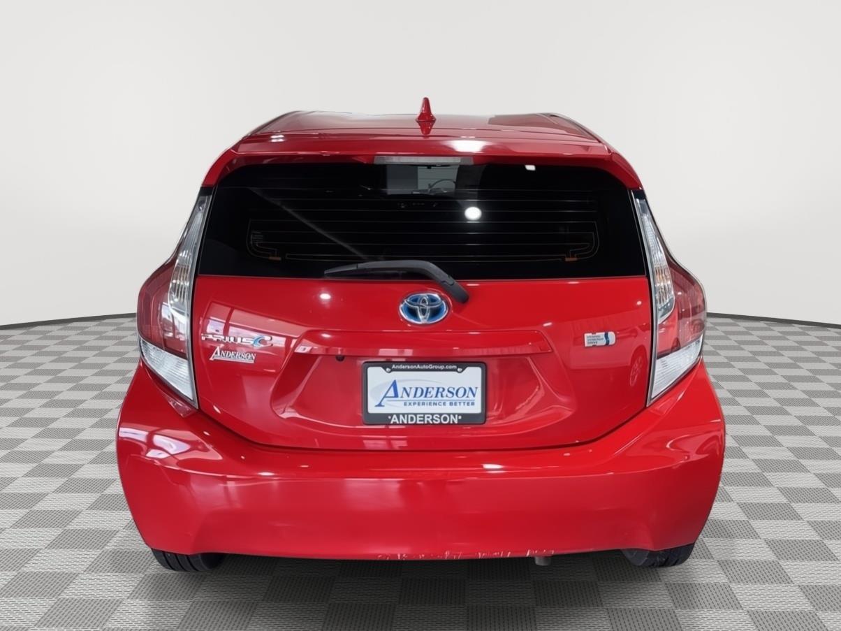 Vehicle photo 8