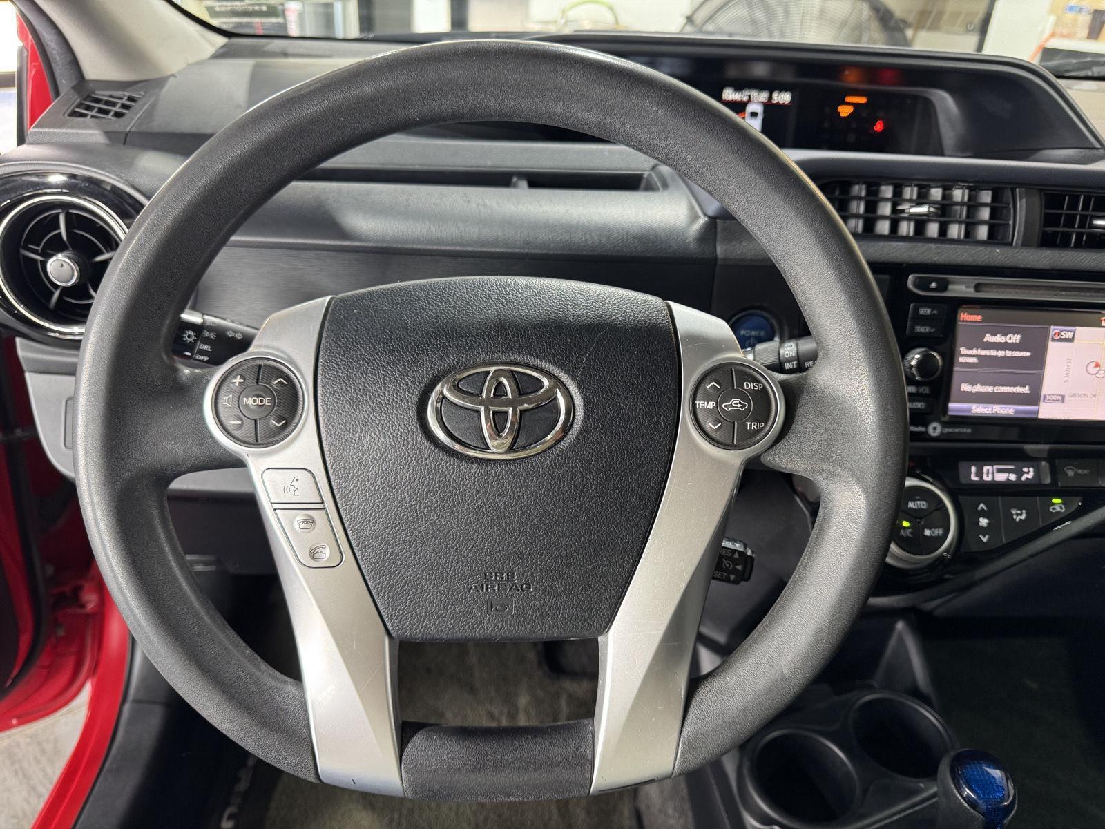 Vehicle photo 12