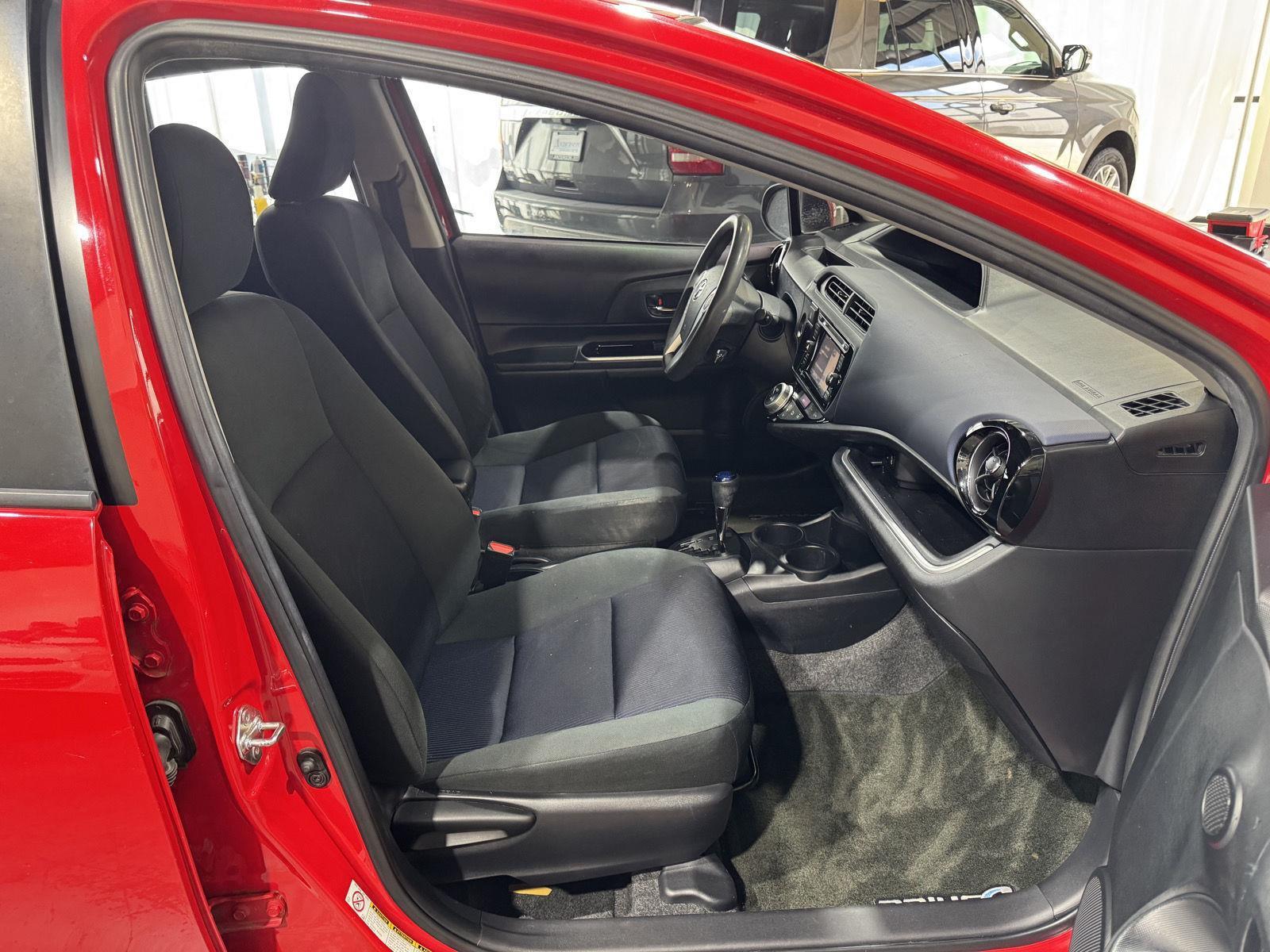 Vehicle photo 17