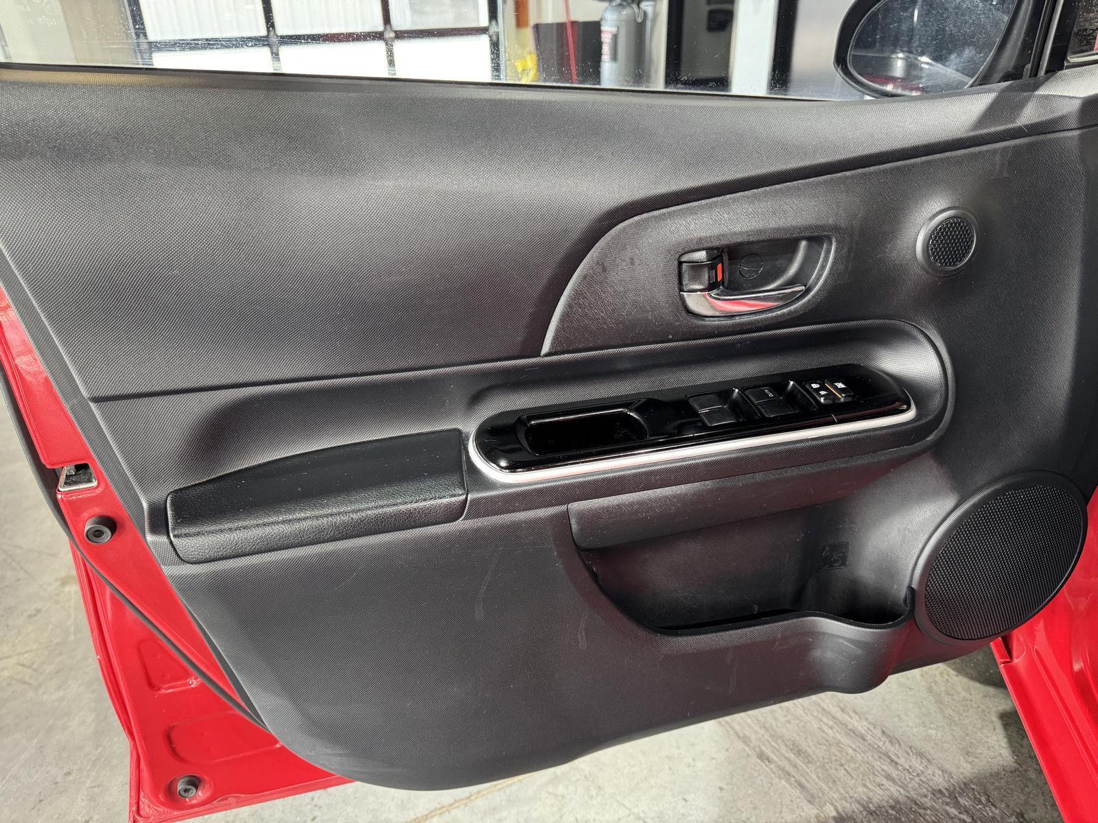 Vehicle photo 20