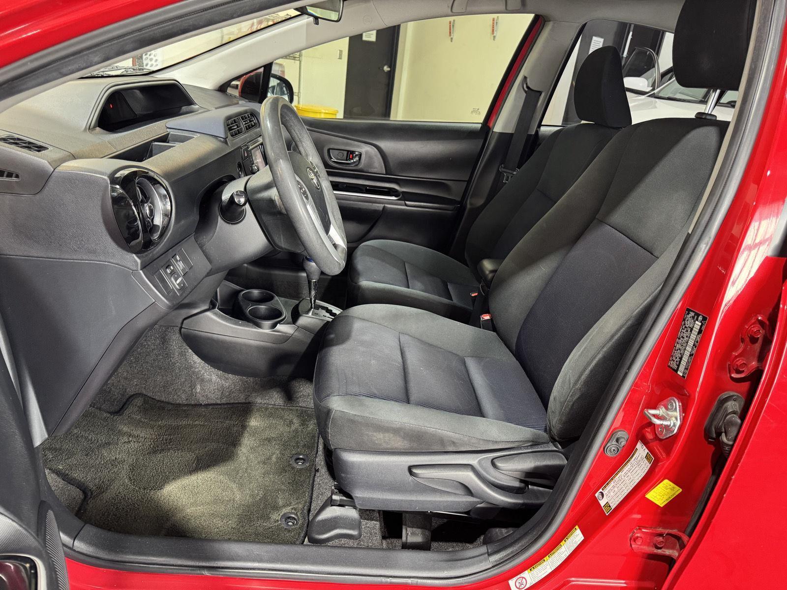 Vehicle photo 21
