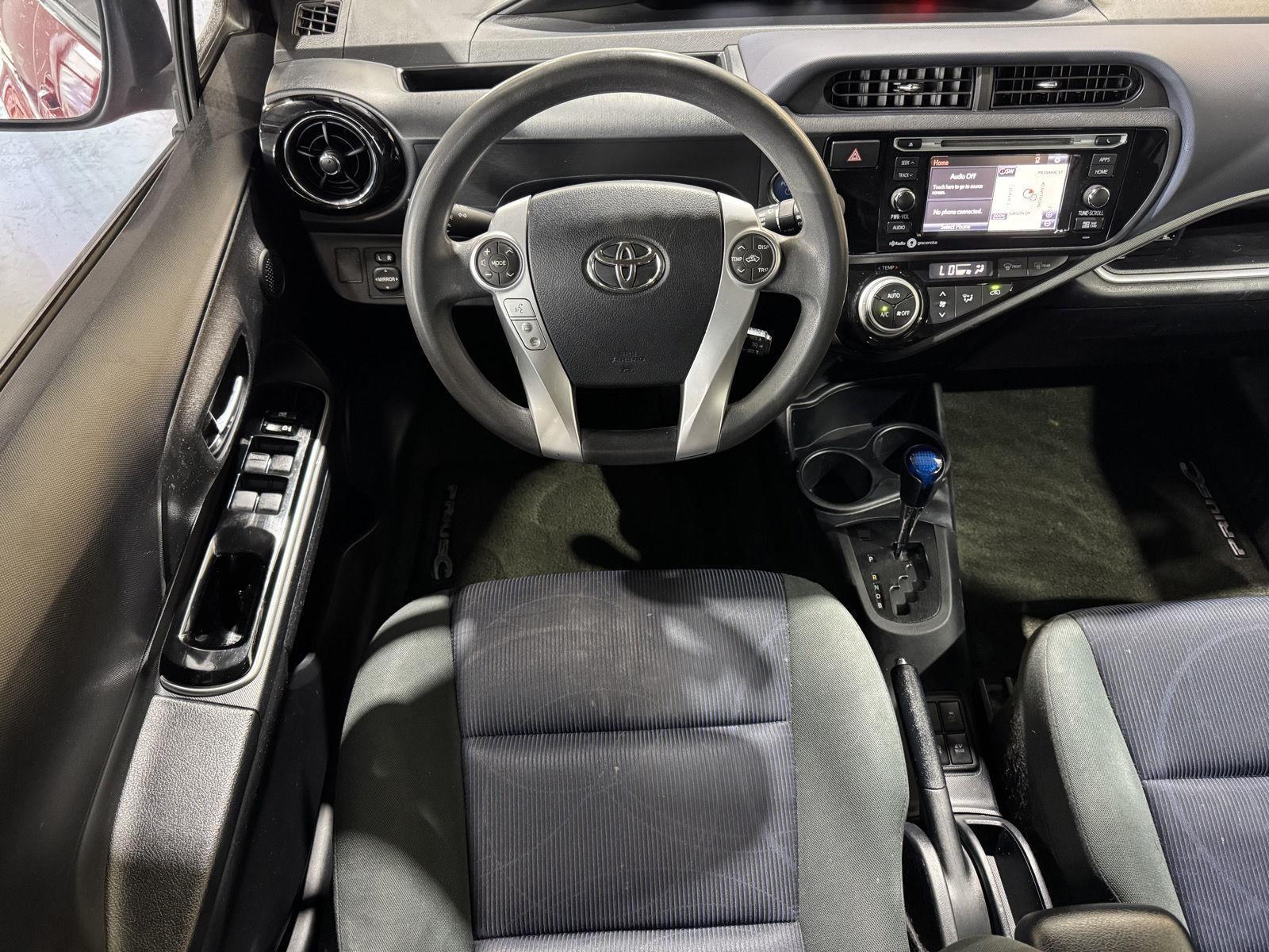 Vehicle photo 23