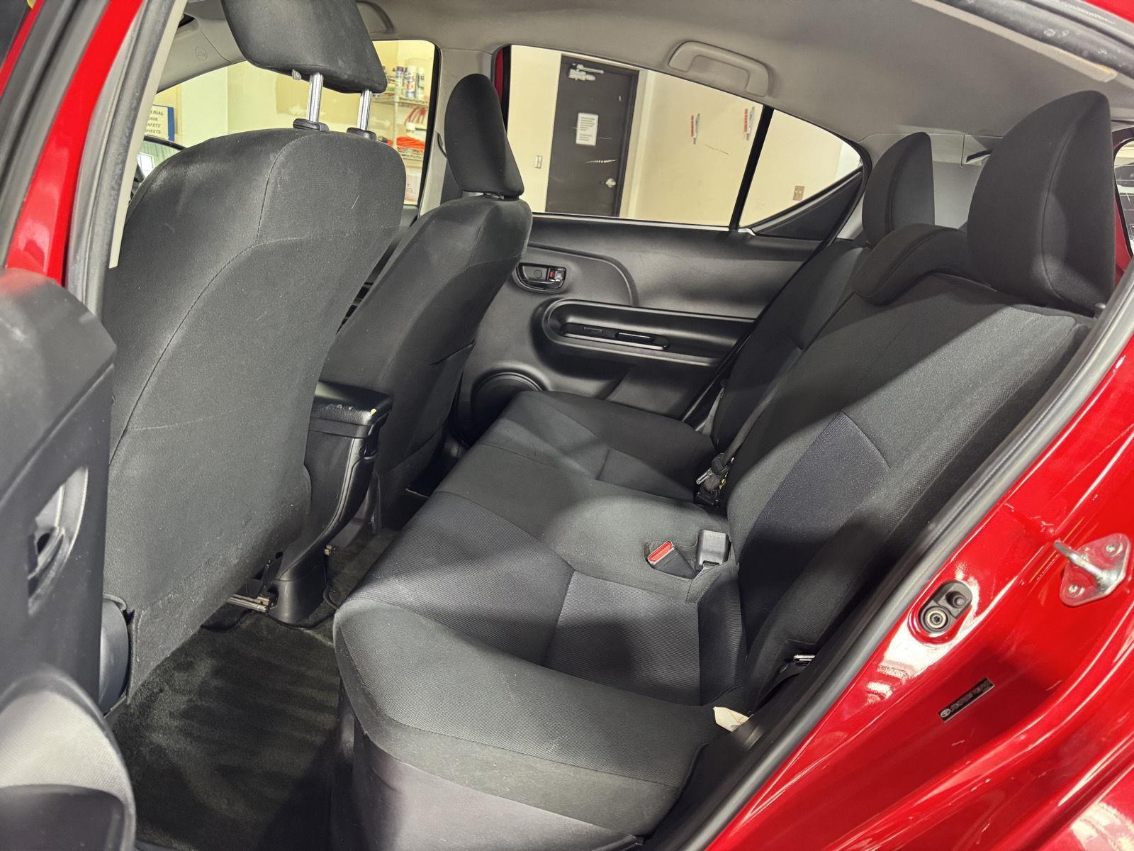 Vehicle photo 25