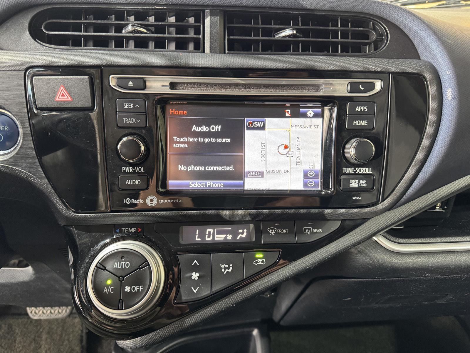 Vehicle photo 26