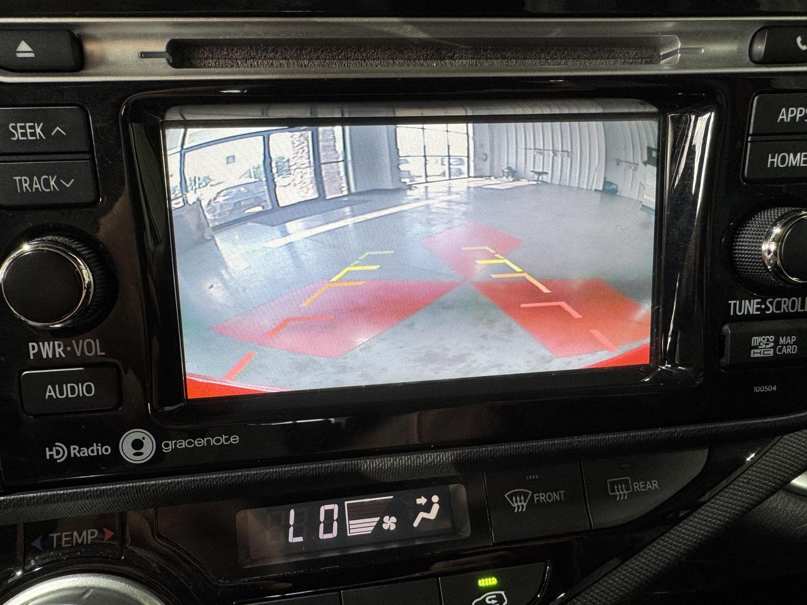 Vehicle photo 28