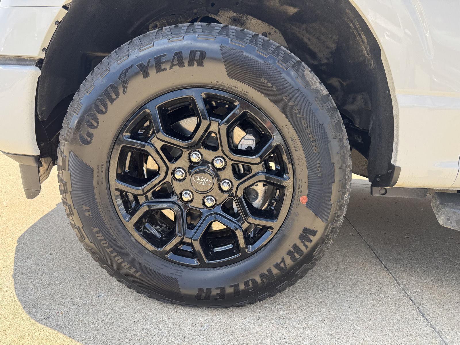 Vehicle photo 10