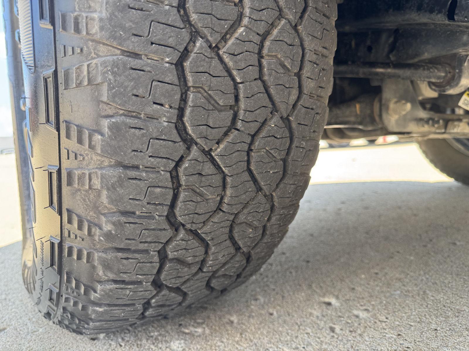 Vehicle photo 11