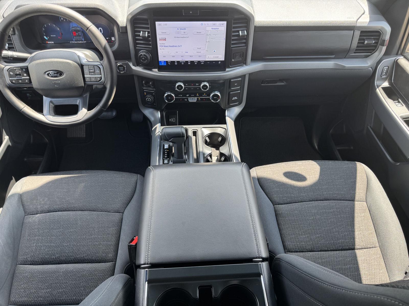 Vehicle photo 19