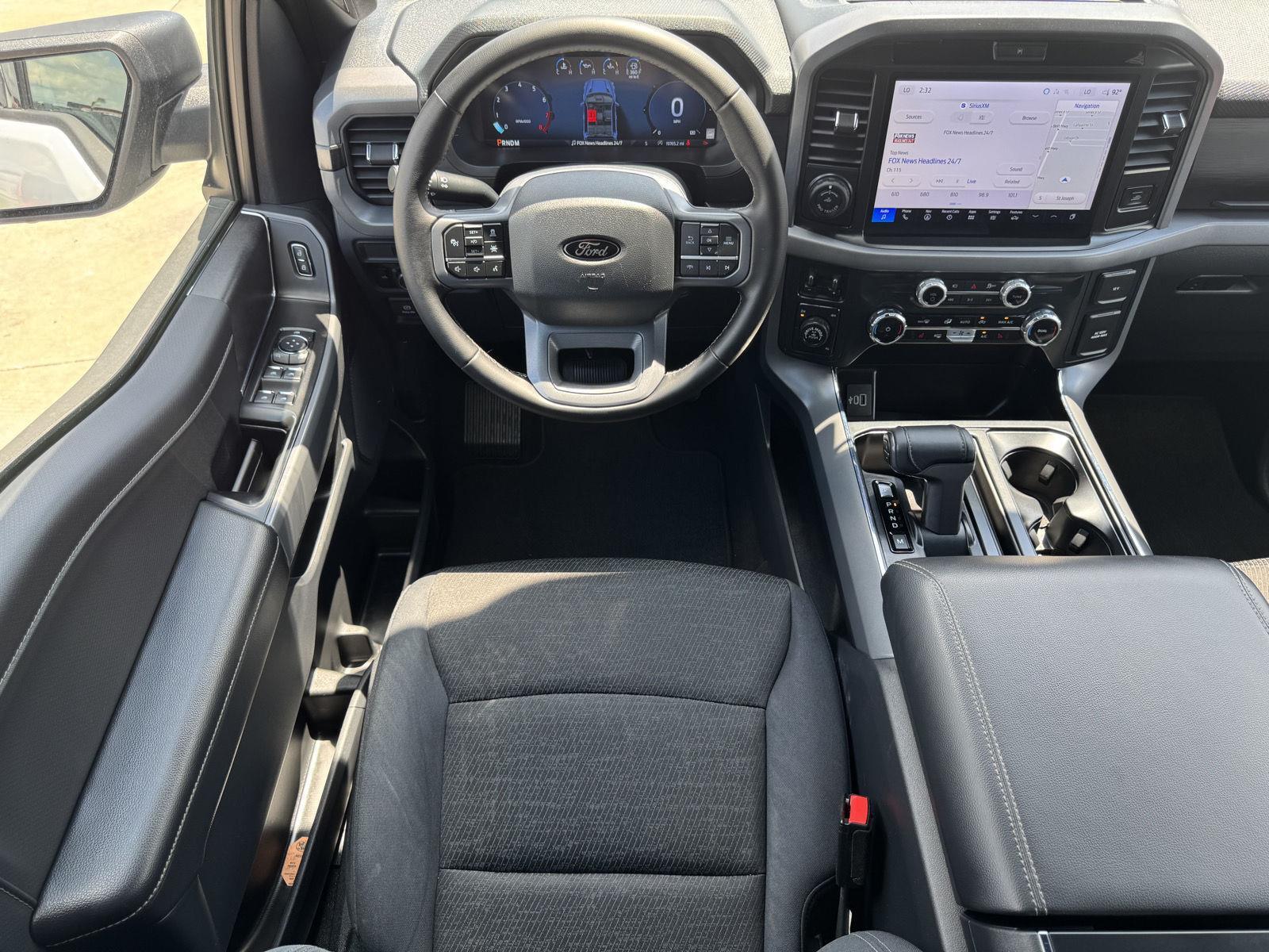 Vehicle photo 20