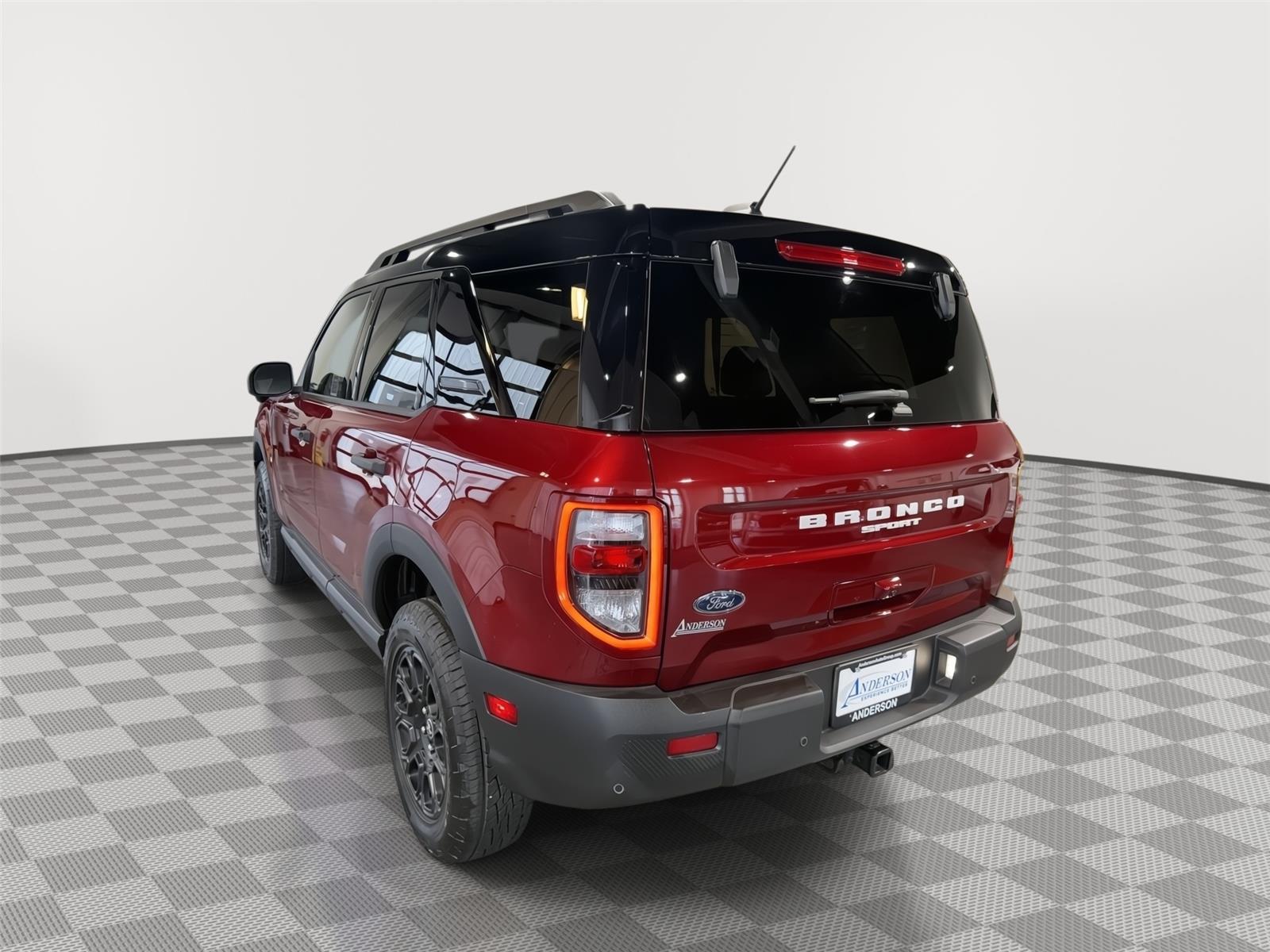 Vehicle photo 9