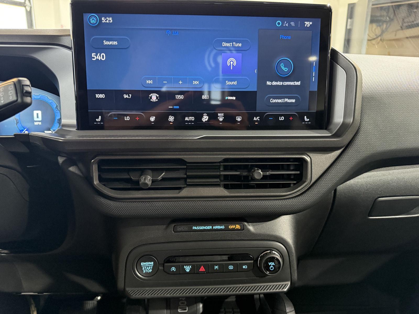 Vehicle photo 28