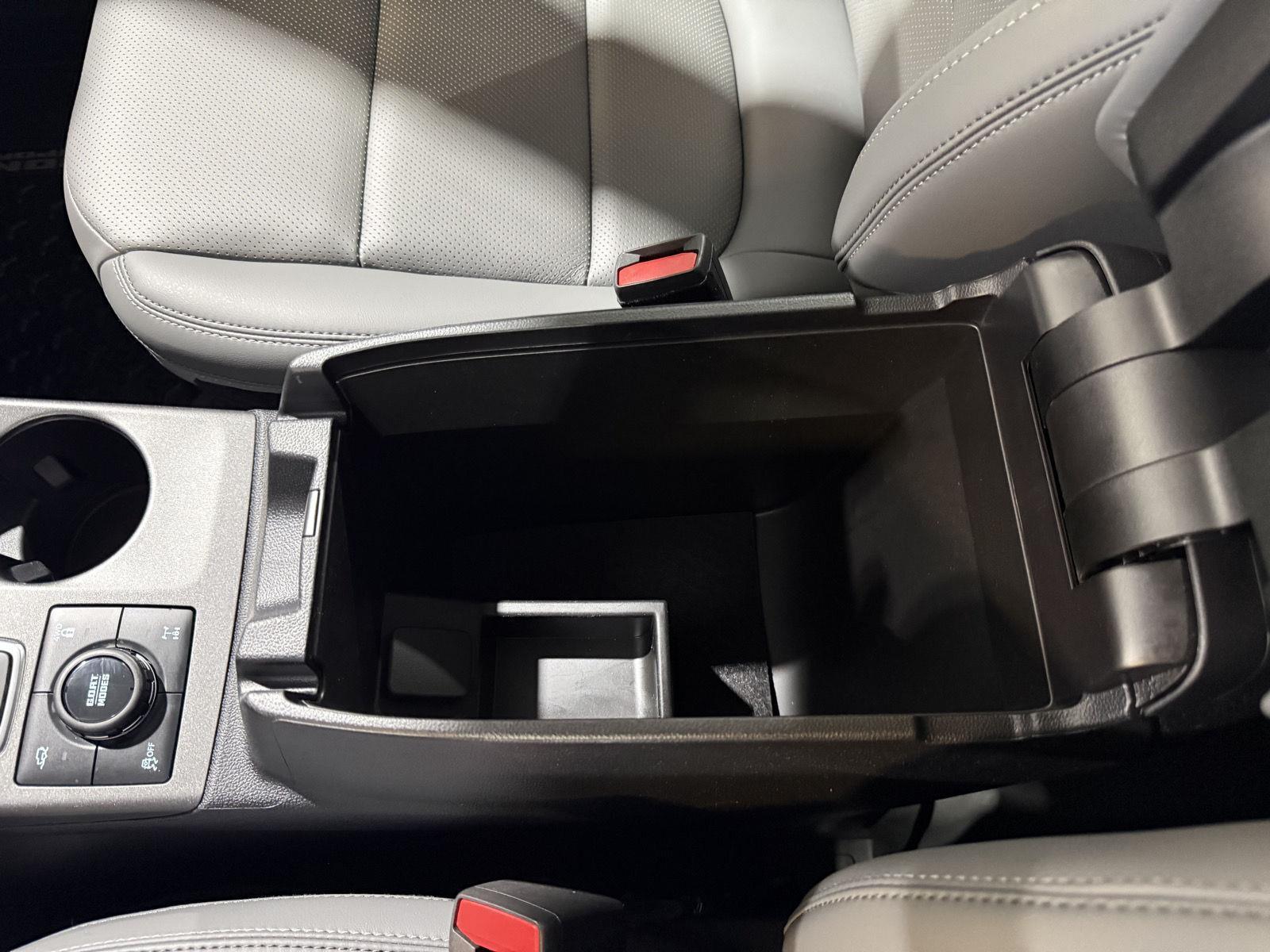 Vehicle photo 31