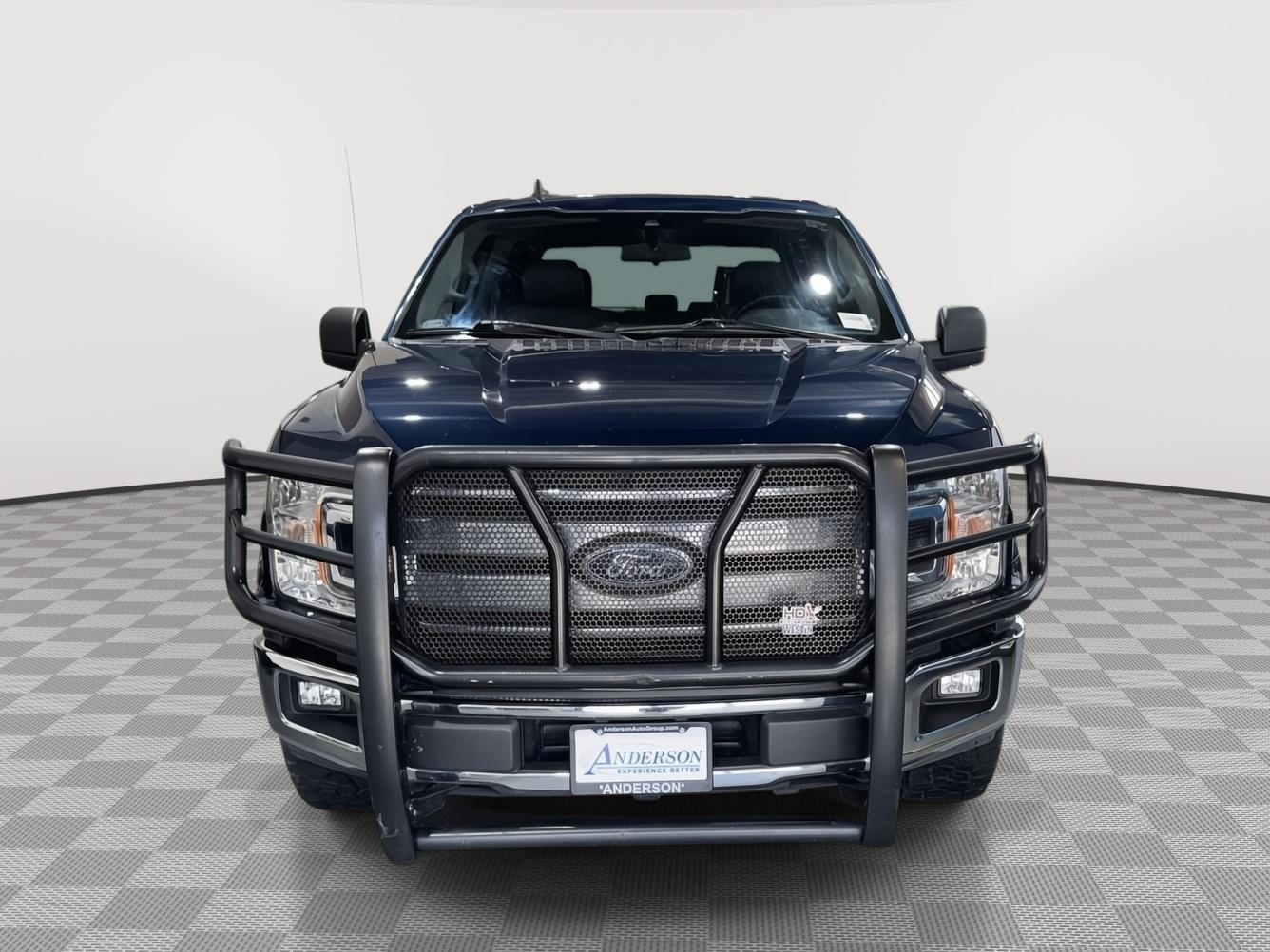Vehicle photo 4