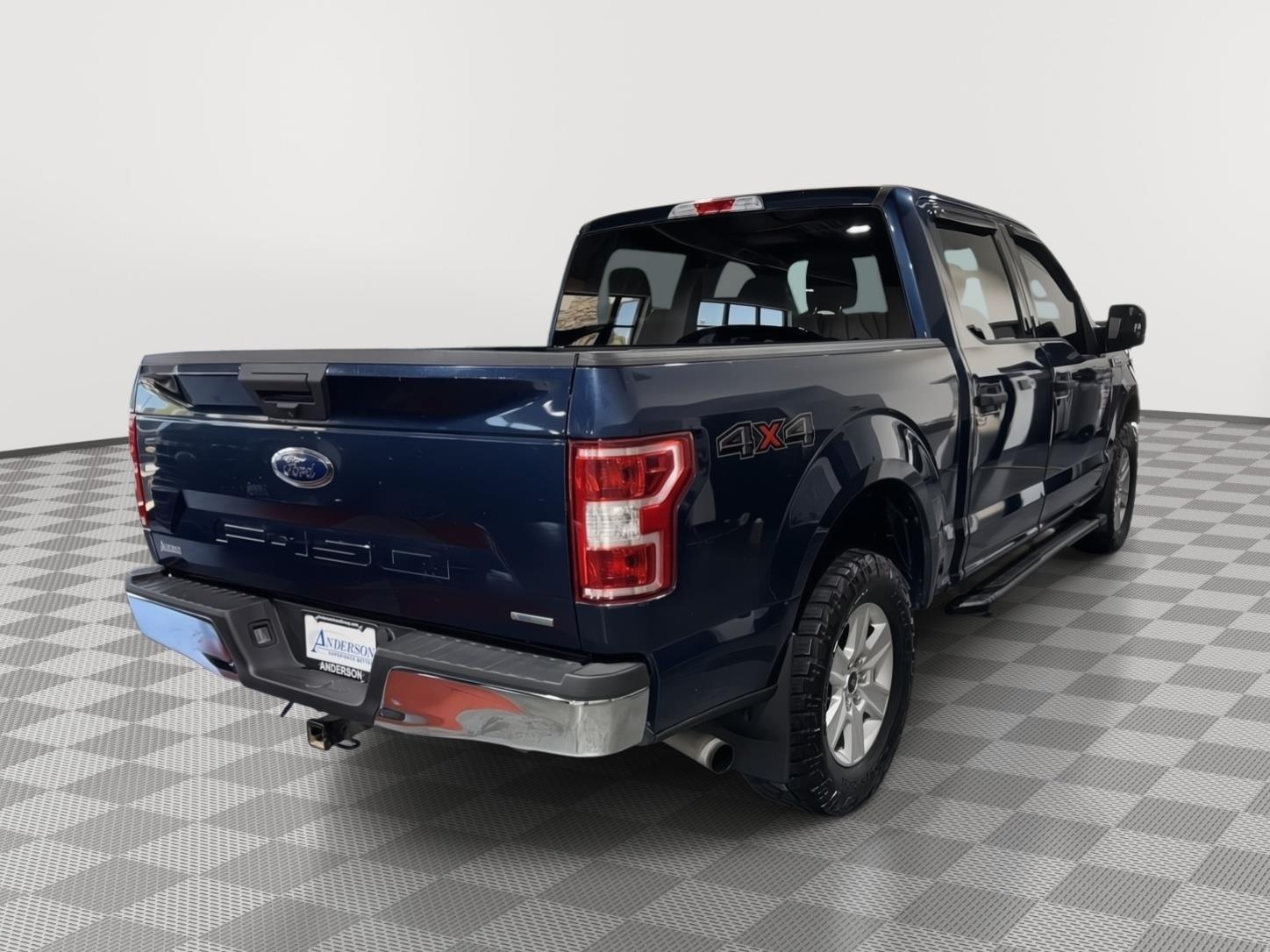 Vehicle photo 7